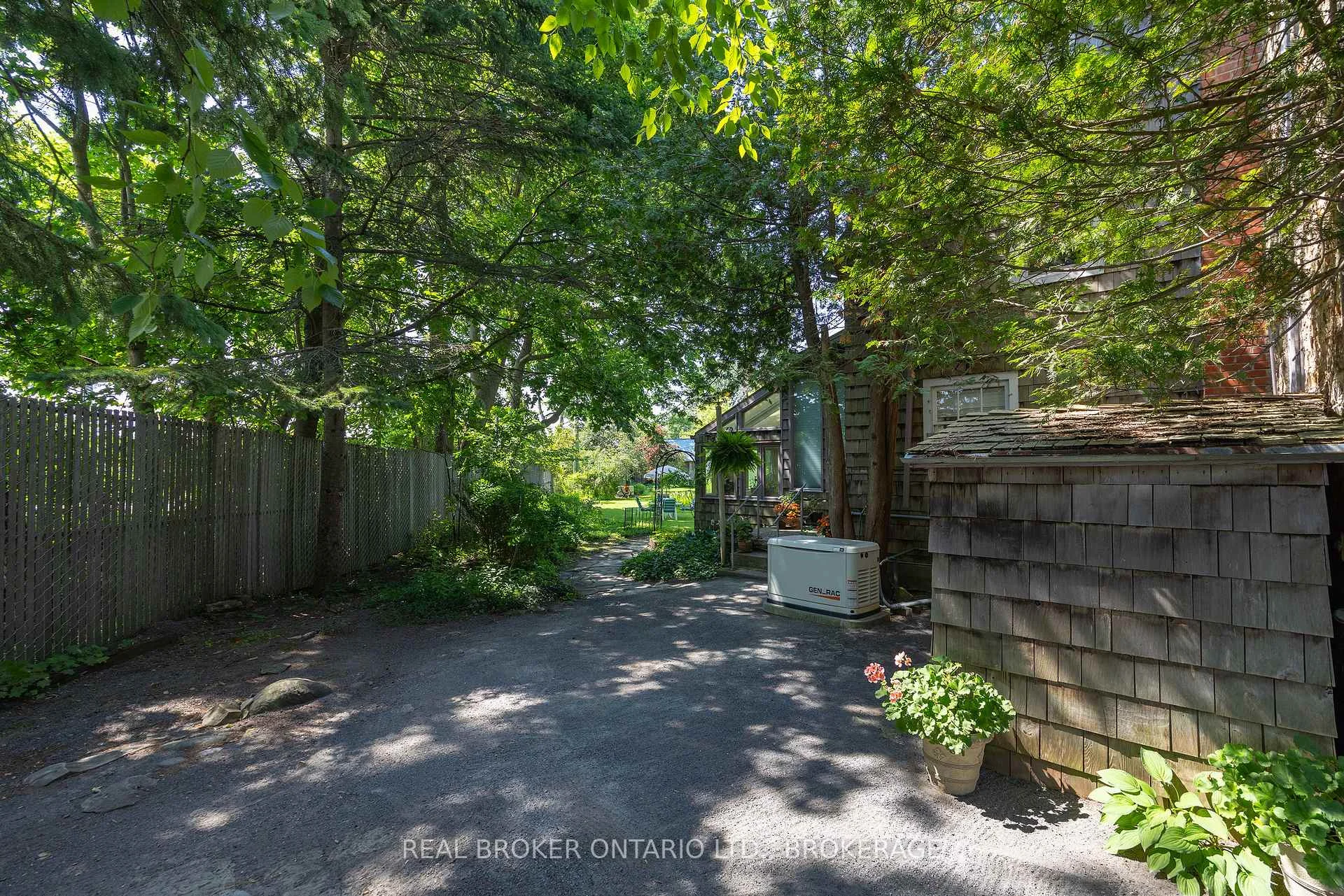 Photo 27 of 595 King Street E, Gananoque, Gananoque — HOMEH