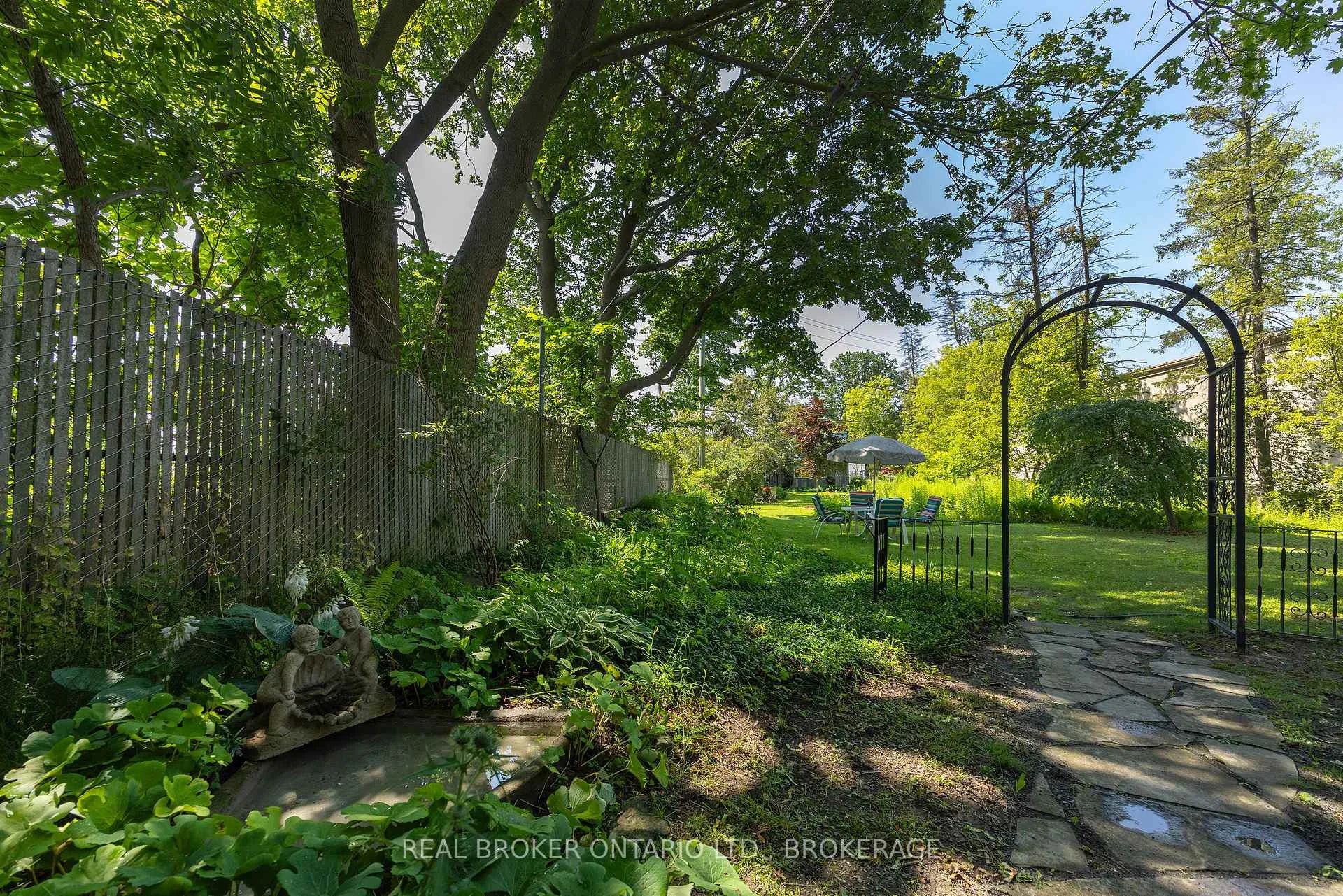 Photo 32 of 595 King Street E, Gananoque, Gananoque — HOMEH