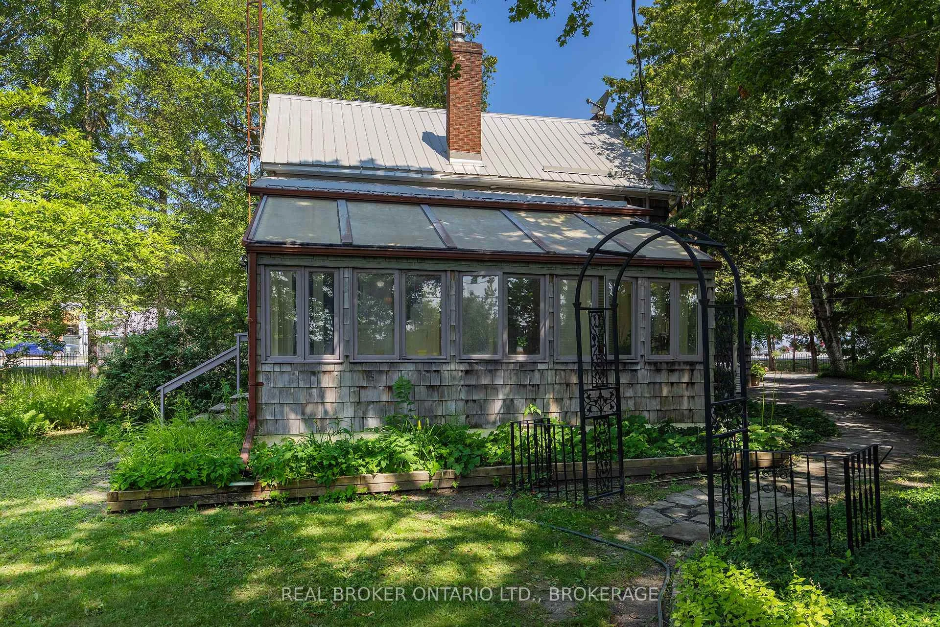 Photo 69 of 595 King Street E, Gananoque, Gananoque — HOMEH