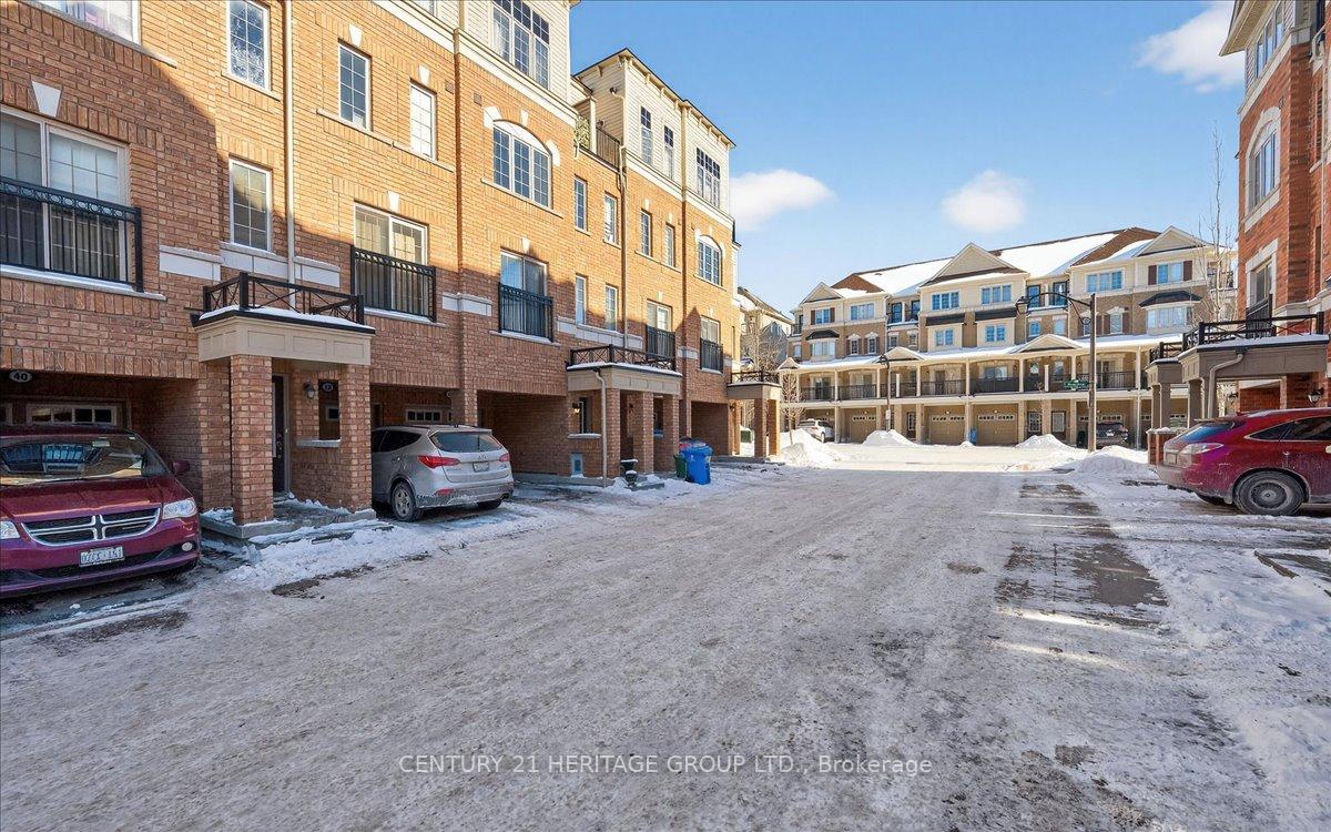 Photo 2 of Unit 258, 32 Foal Path S, Oshawa, Windfields — HOMEH