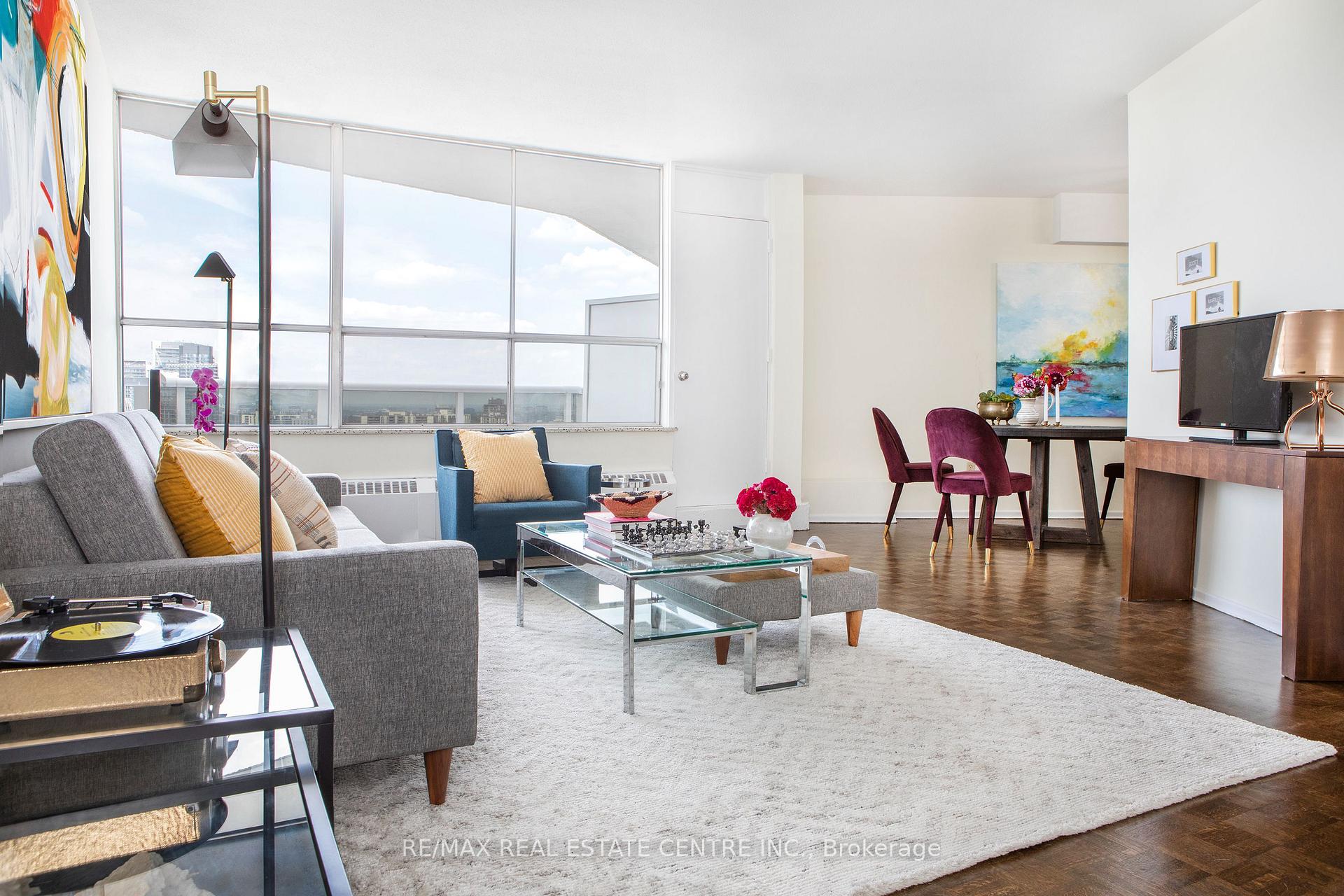Photo 3 of Unit 2012, 150 Graydon Hall Drive, North York, Parkwoods-Donalda — HOMEH