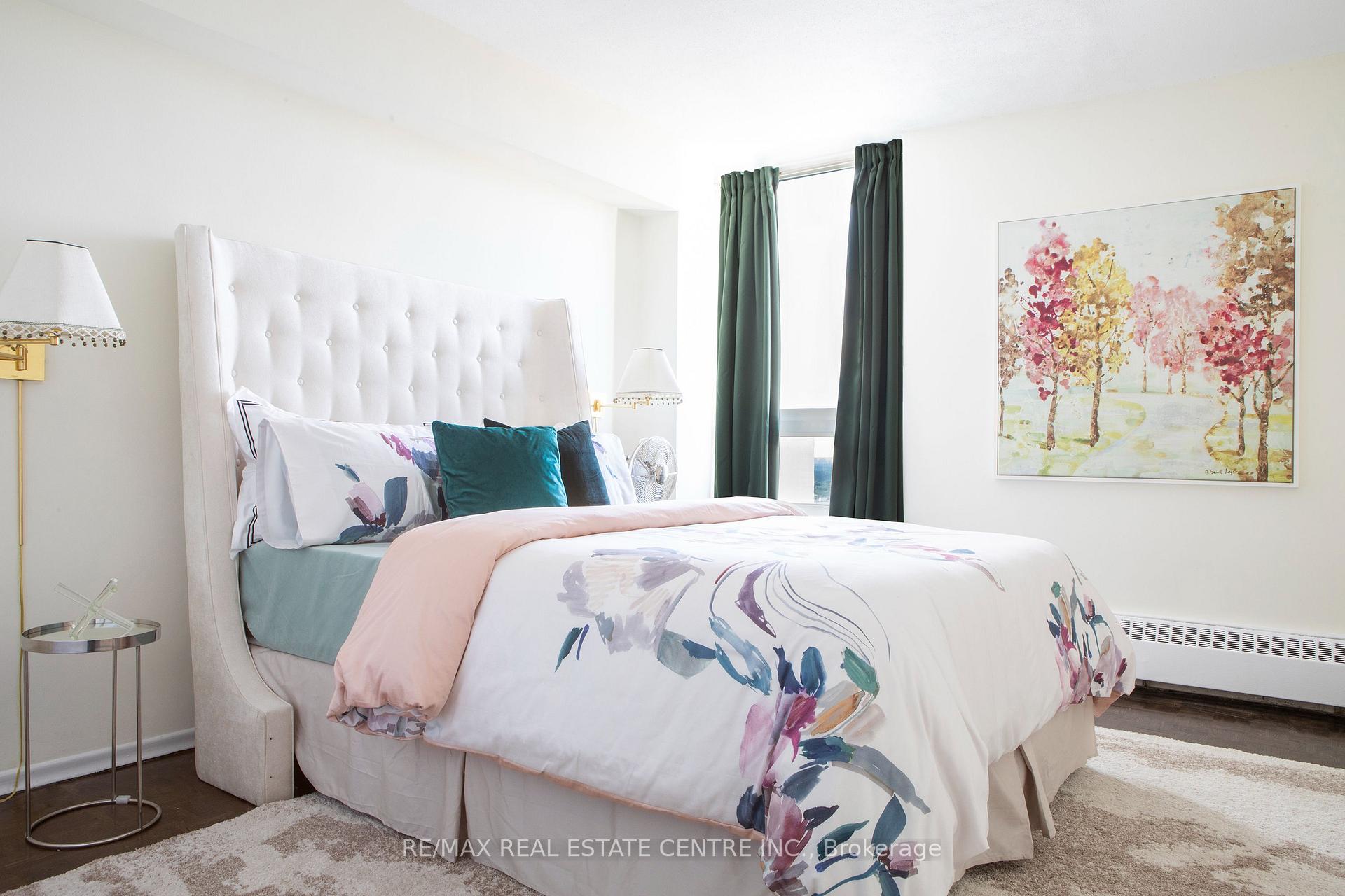 Photo 12 of Unit 2012, 150 Graydon Hall Drive, North York, Parkwoods-Donalda — HOMEH