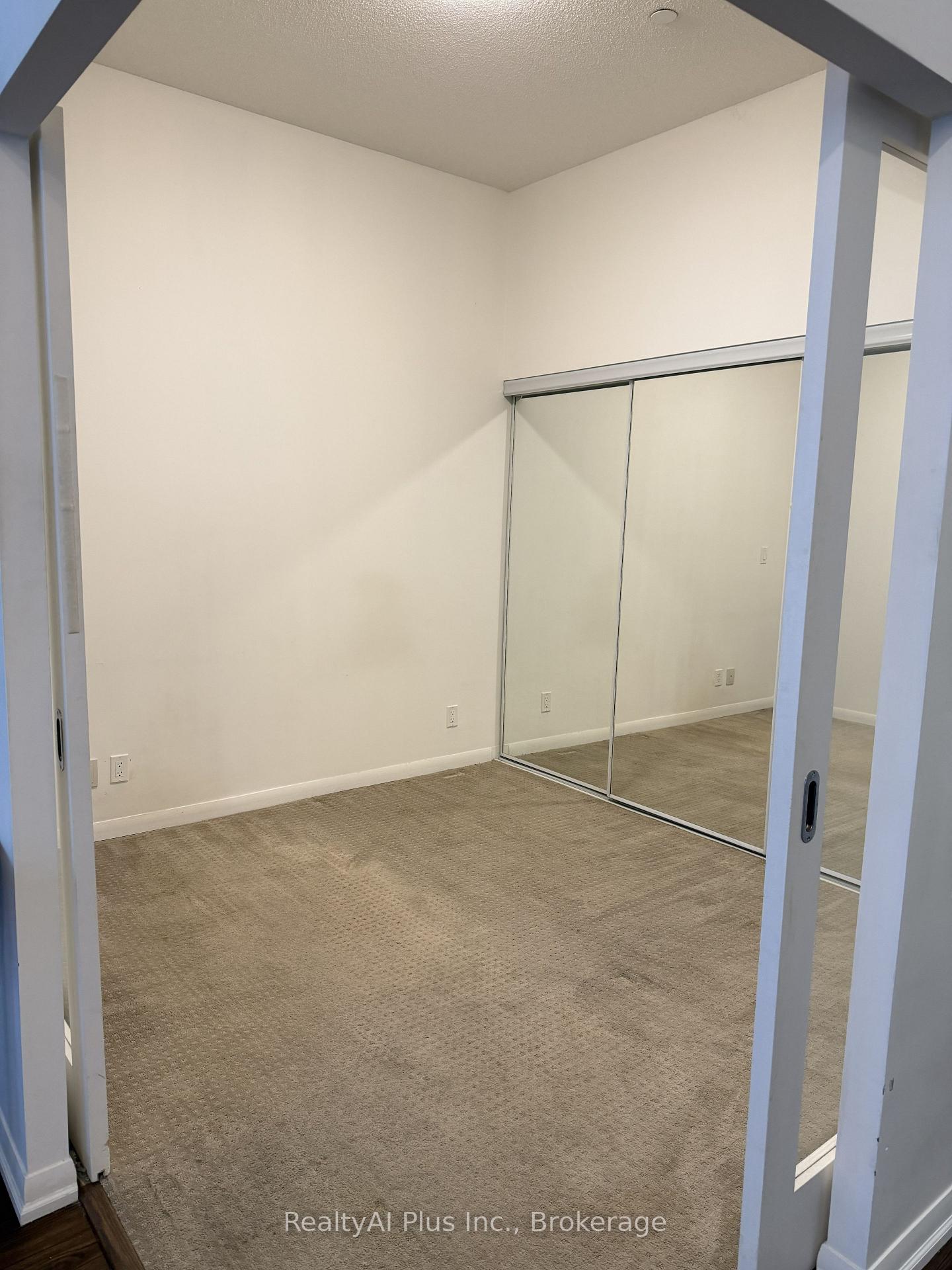 Photo 6 of Unit 213, 832 Bay Street, Toronto, Bay Street Corridor — HOMEH