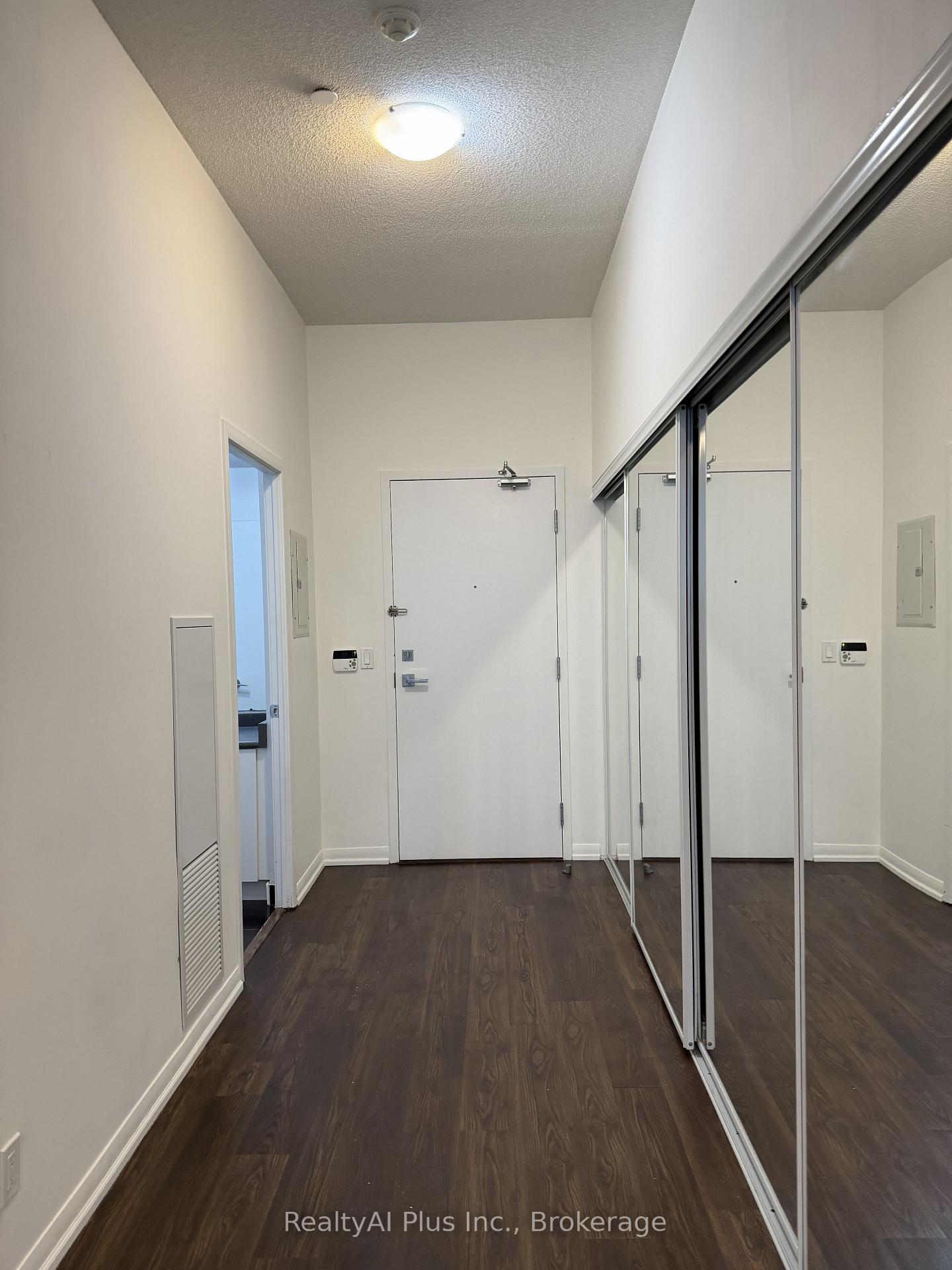 Photo 8 of Unit 213, 832 Bay Street, Toronto, Bay Street Corridor — HOMEH