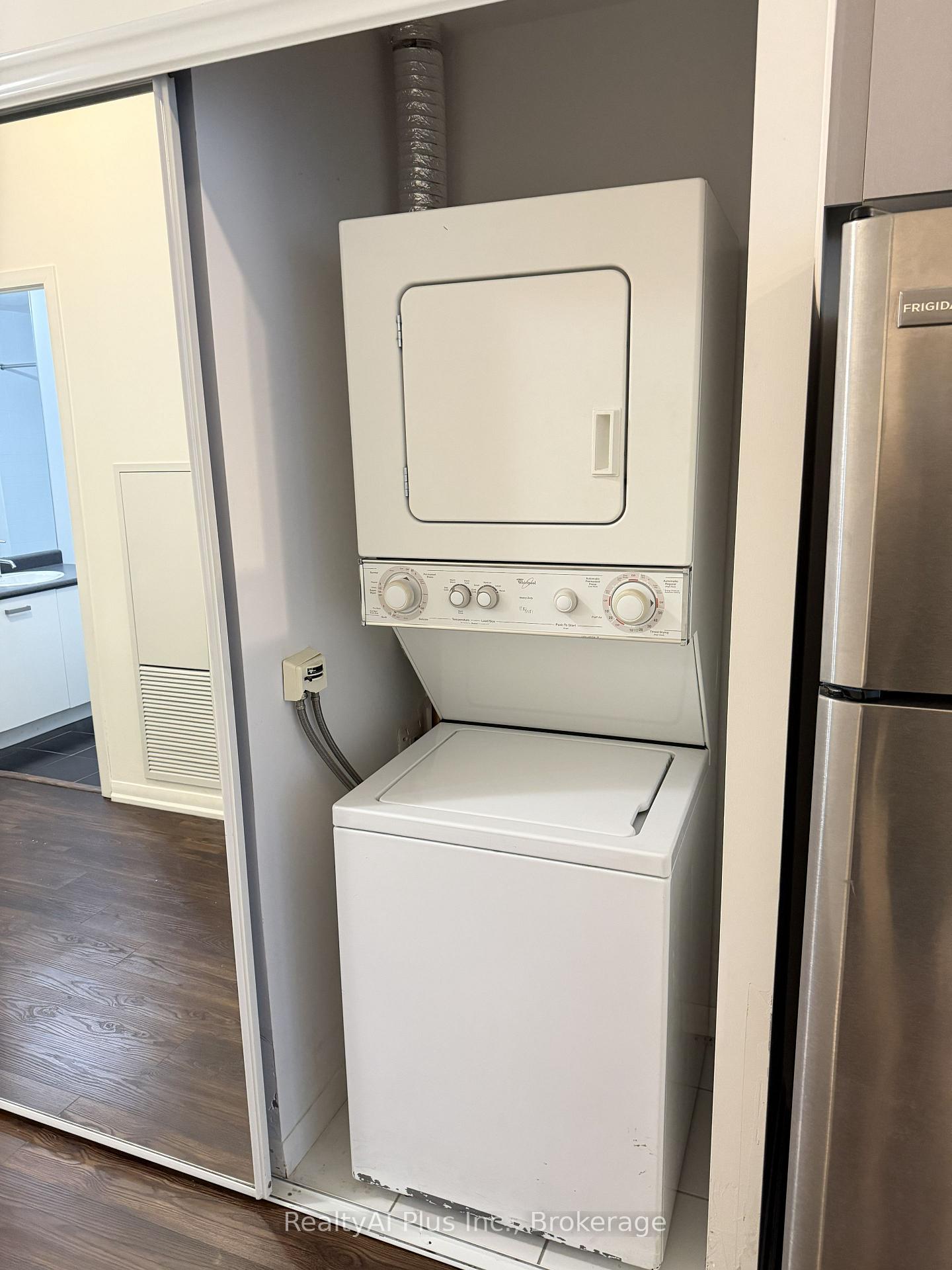 Photo 9 of Unit 213, 832 Bay Street, Toronto, Bay Street Corridor — HOMEH