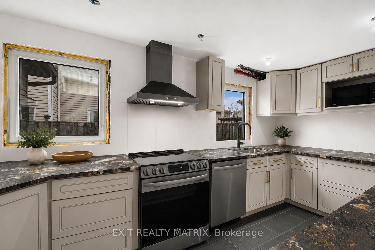 Photo 6 of 489 Rougemount Crescent, Ottawa, Fallingbrook/Gardenway South — HOMEH