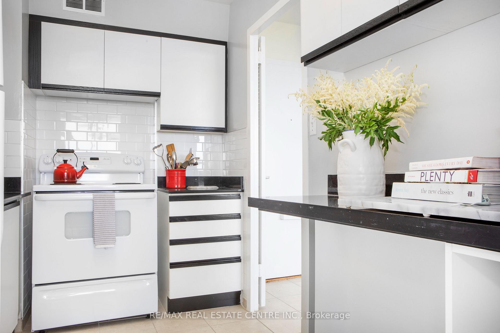 Photo 14 of Unit 1502, 150 Graydon Hall Drive, North York, Parkwoods-Donalda — HOMEH
