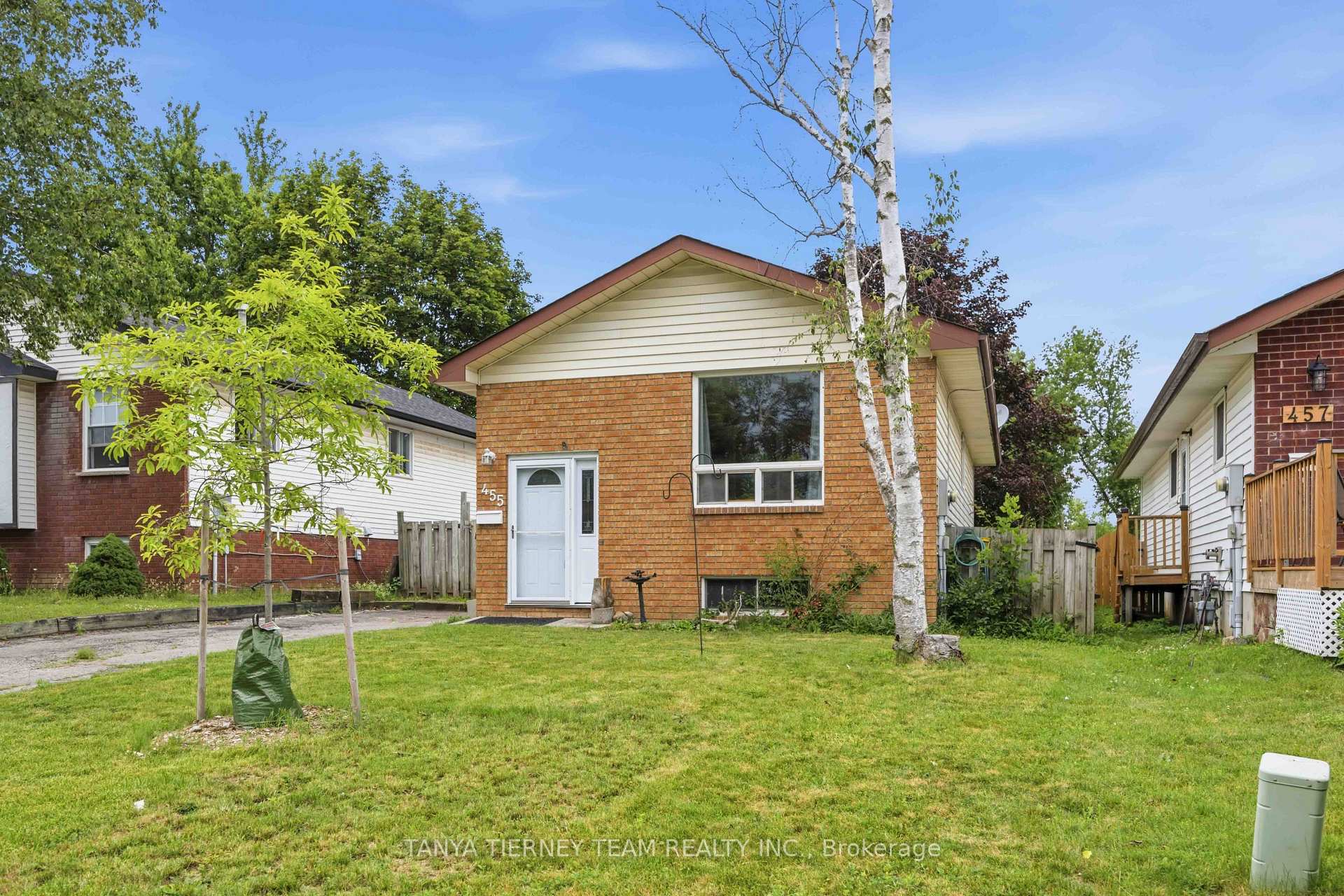 Photo 1 of 455 Crystal Drive, Peterborough, Ashburnham Ward 4 — HOMEH