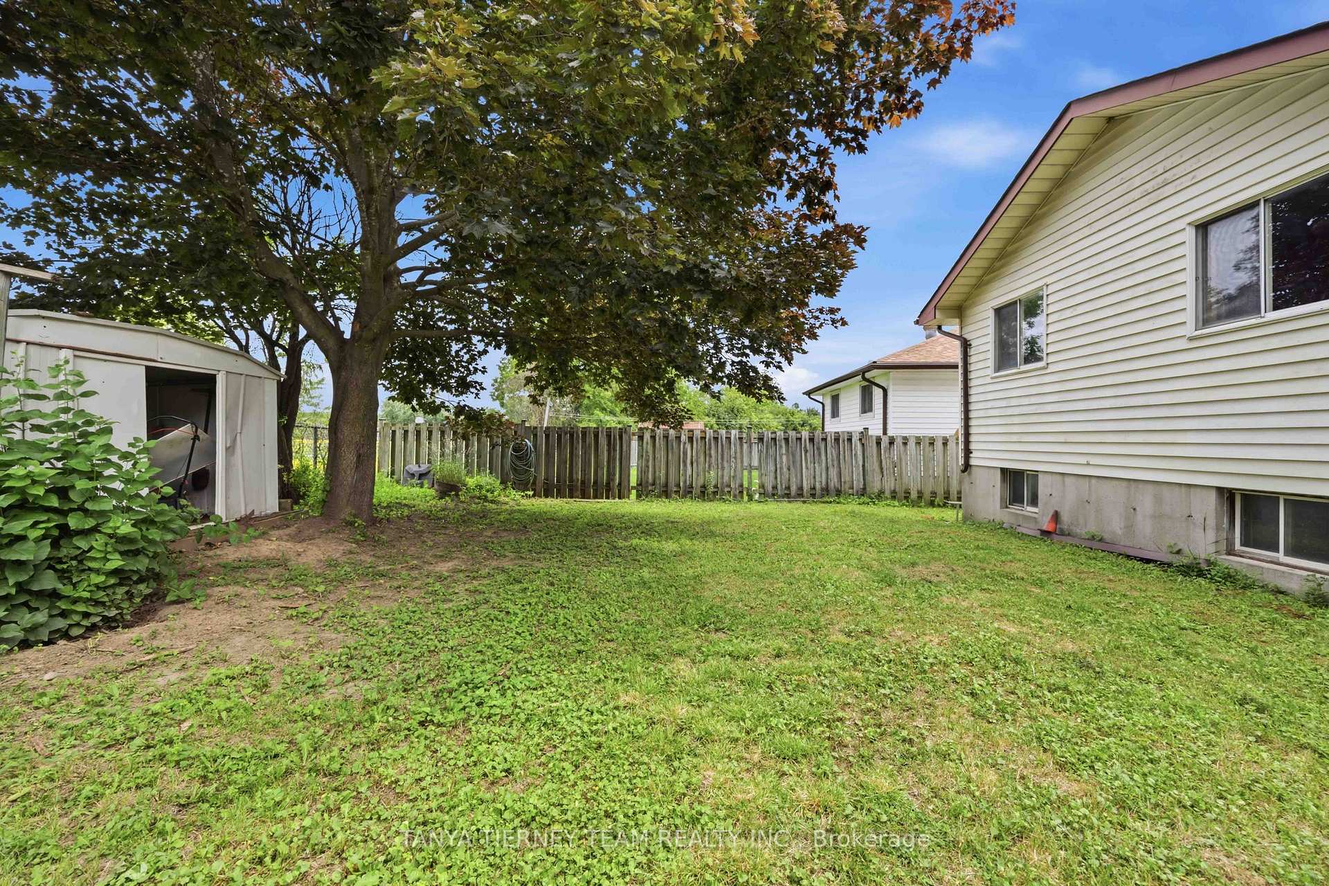 Photo 33 of 455 Crystal Drive, Peterborough, Ashburnham Ward 4 — HOMEH
