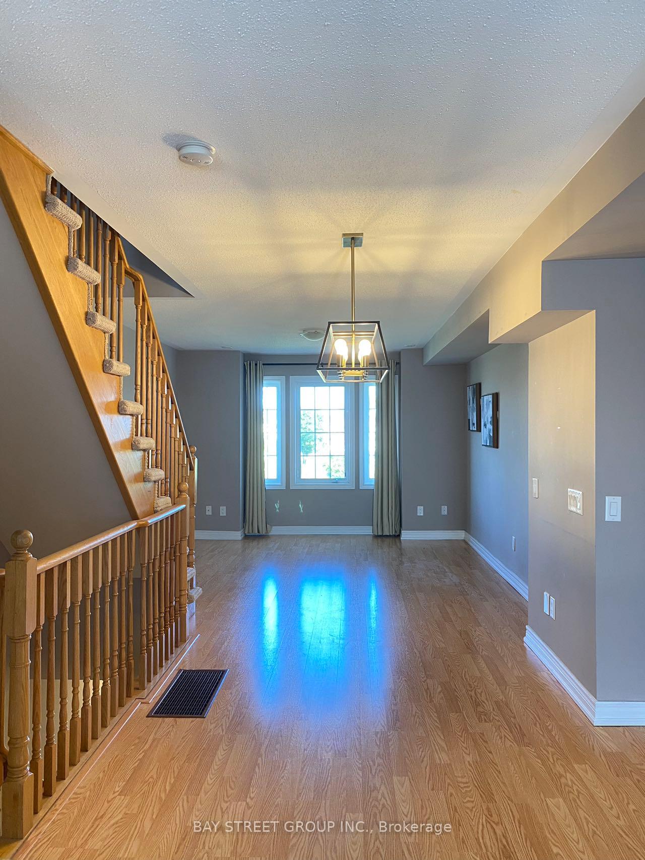 Photo 4 of 9996 Mccowan Road, Markham, Berczy — HOMEH