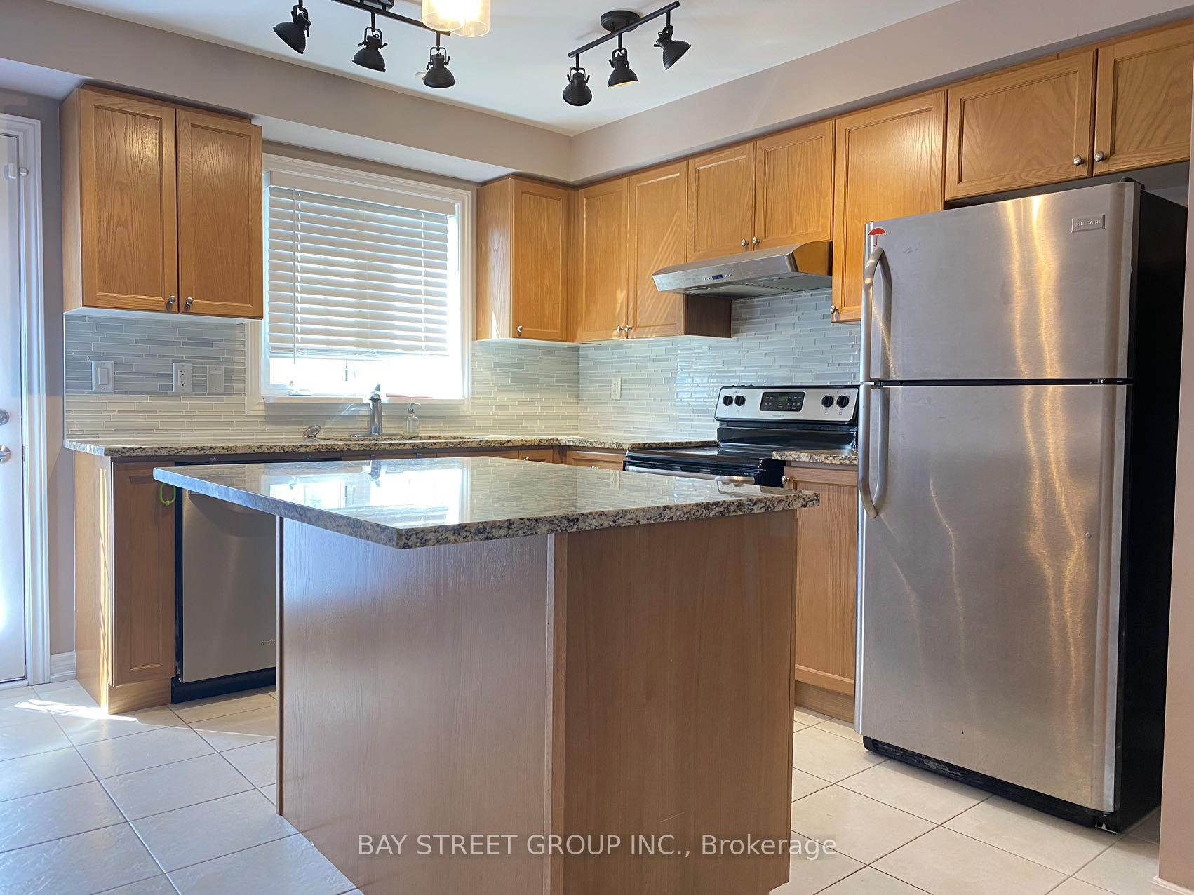 Photo 7 of 9996 Mccowan Road, Markham, Berczy — HOMEH