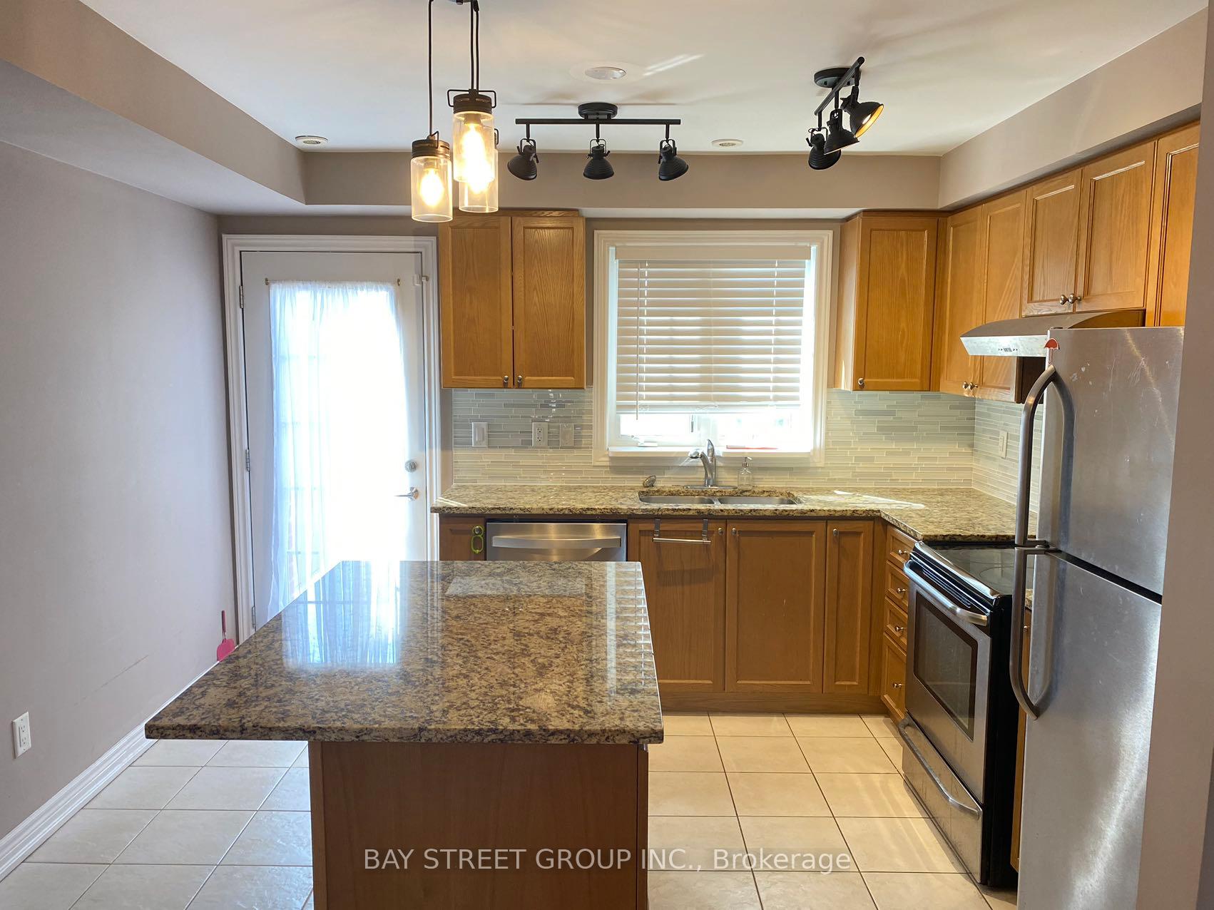 Photo 9 of 9996 Mccowan Road, Markham, Berczy — HOMEH