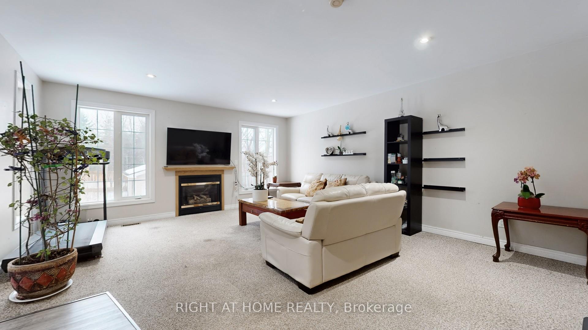 Photo 3 of 301 Garner Road E, Hamilton, Ancaster — HOMEH