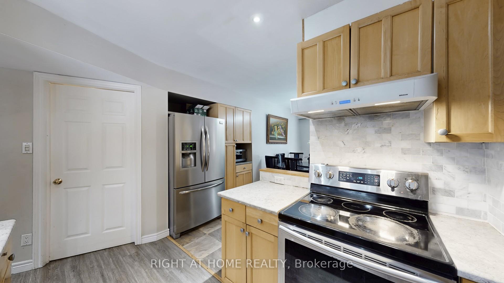 Photo 13 of 301 Garner Road E, Hamilton, Ancaster — HOMEH