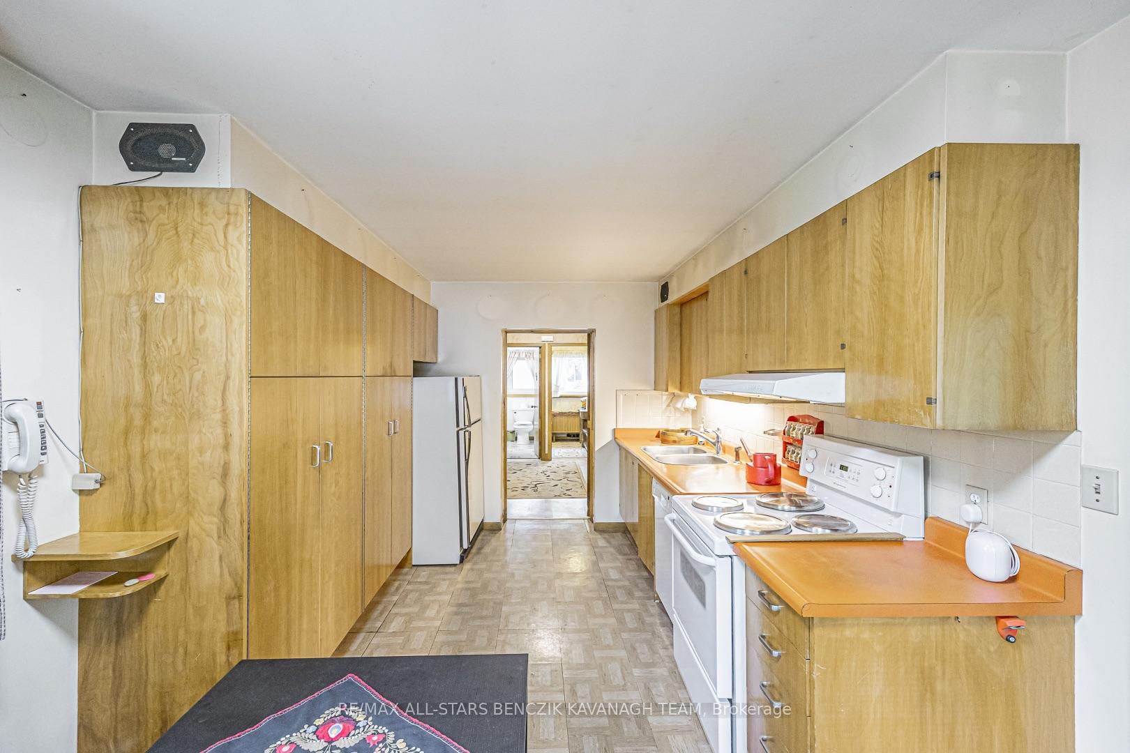 Photo 11 of 65 Gladys Road, Scarborough, Highland Creek — HOMEH