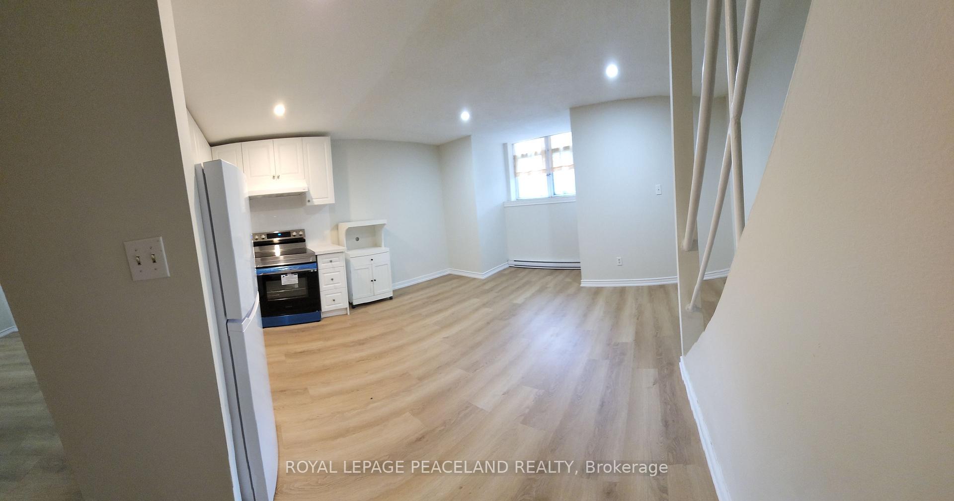 Photo 2 of Unit 1, 558 Spadina Crescent, Toronto, University — HOMEH