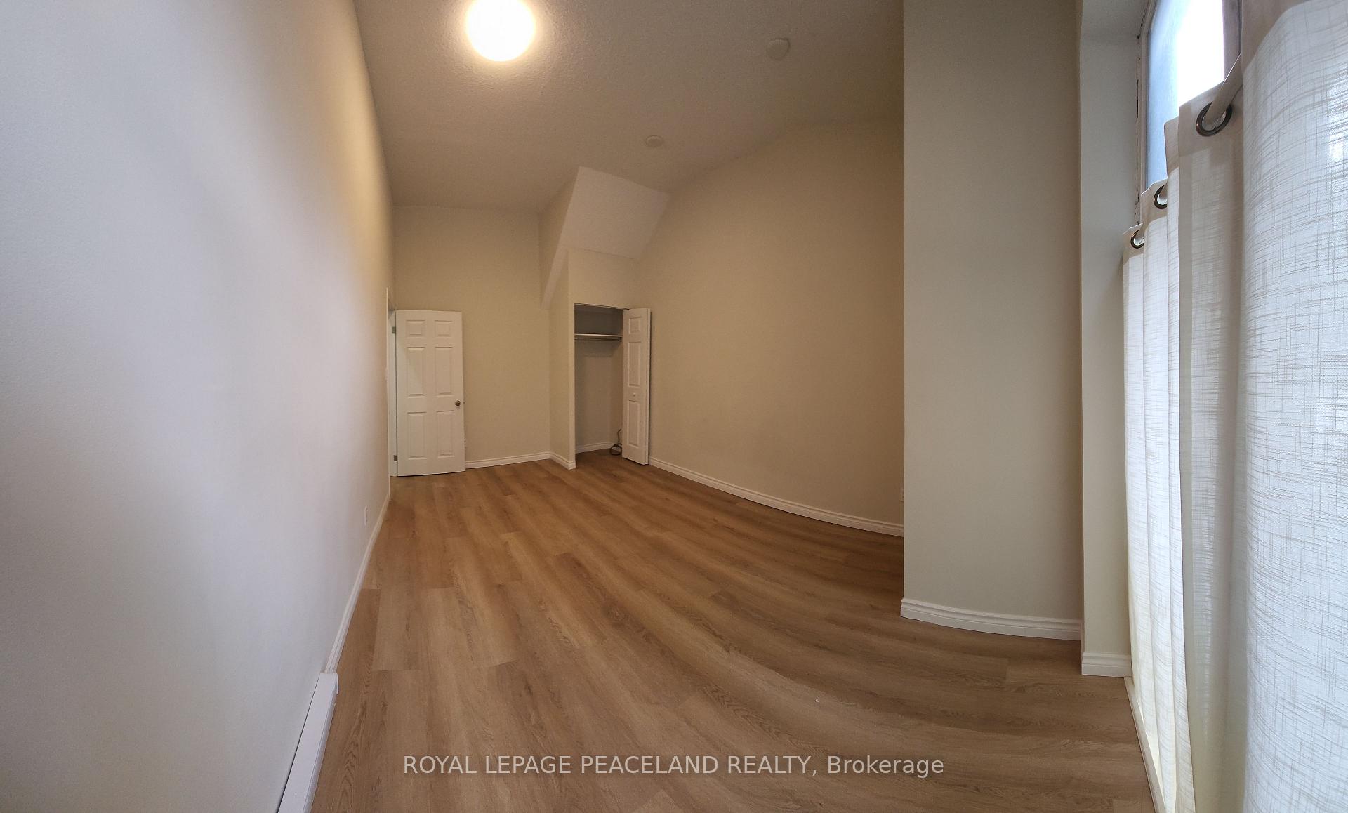 Photo 4 of Unit 1, 558 Spadina Crescent, Toronto, University — HOMEH