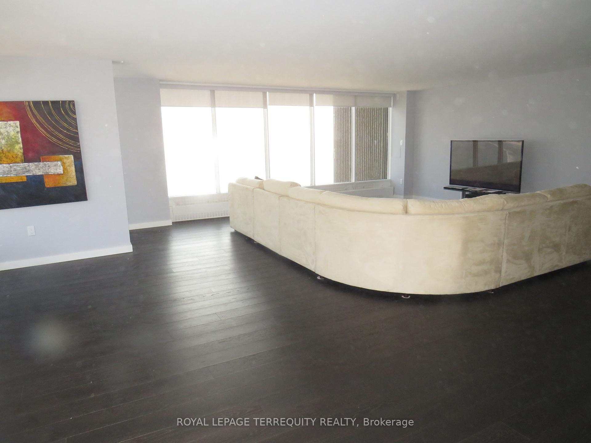 Photo 8 of Unit 3305, 2045 Lake Shore Boulevard W, Etobicoke, Mimico — HOMEH
