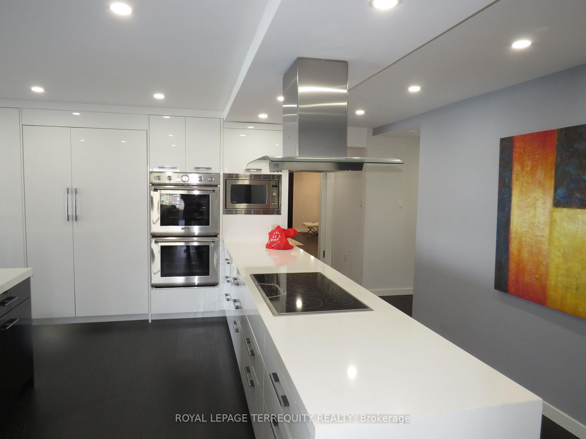 Photo 4 of Unit 3305, 2045 Lake Shore Boulevard W, Etobicoke, Mimico — HOMEH