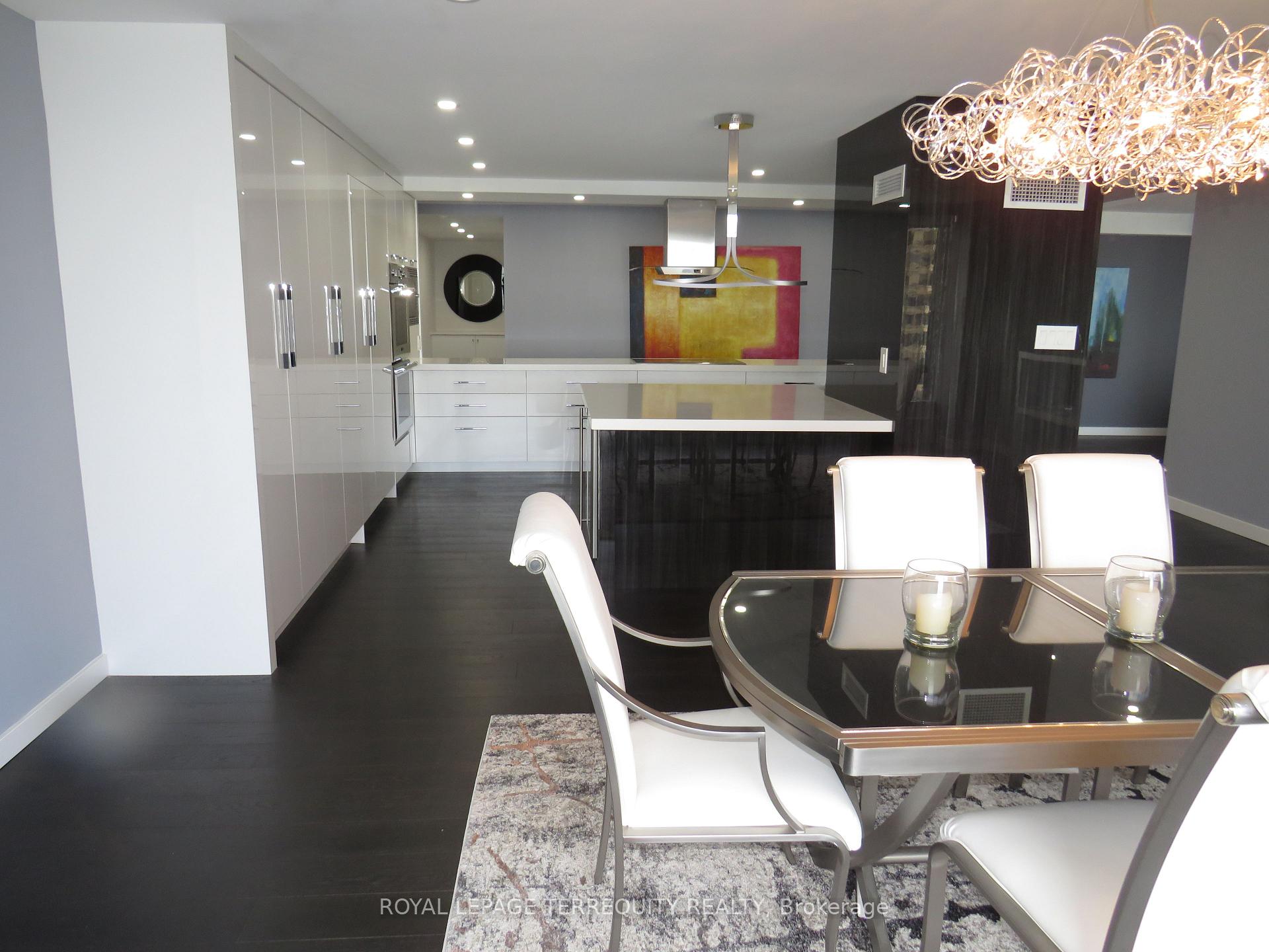Photo 6 of Unit 3305, 2045 Lake Shore Boulevard W, Etobicoke, Mimico — HOMEH