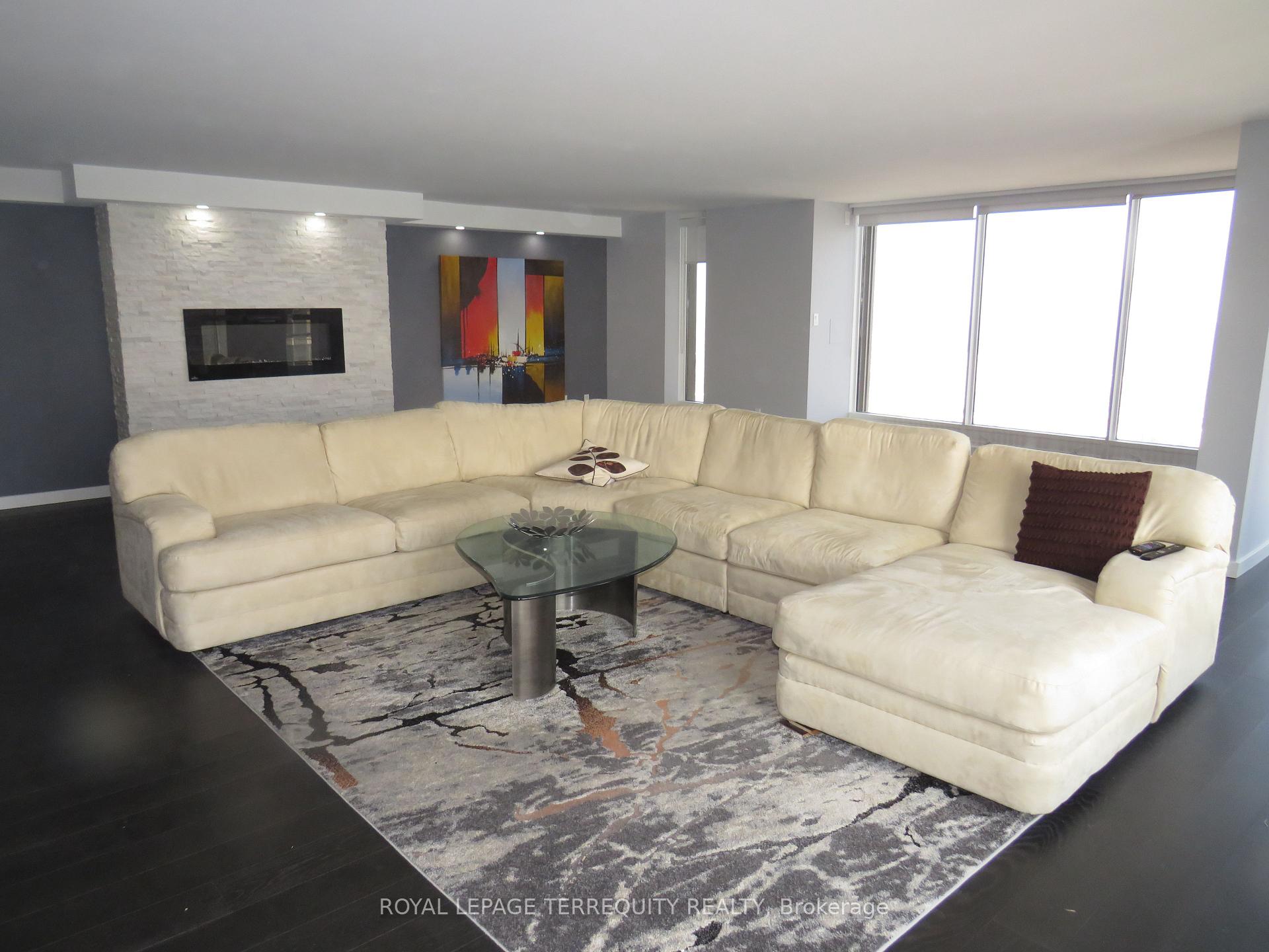 Photo 9 of Unit 3305, 2045 Lake Shore Boulevard W, Etobicoke, Mimico — HOMEH