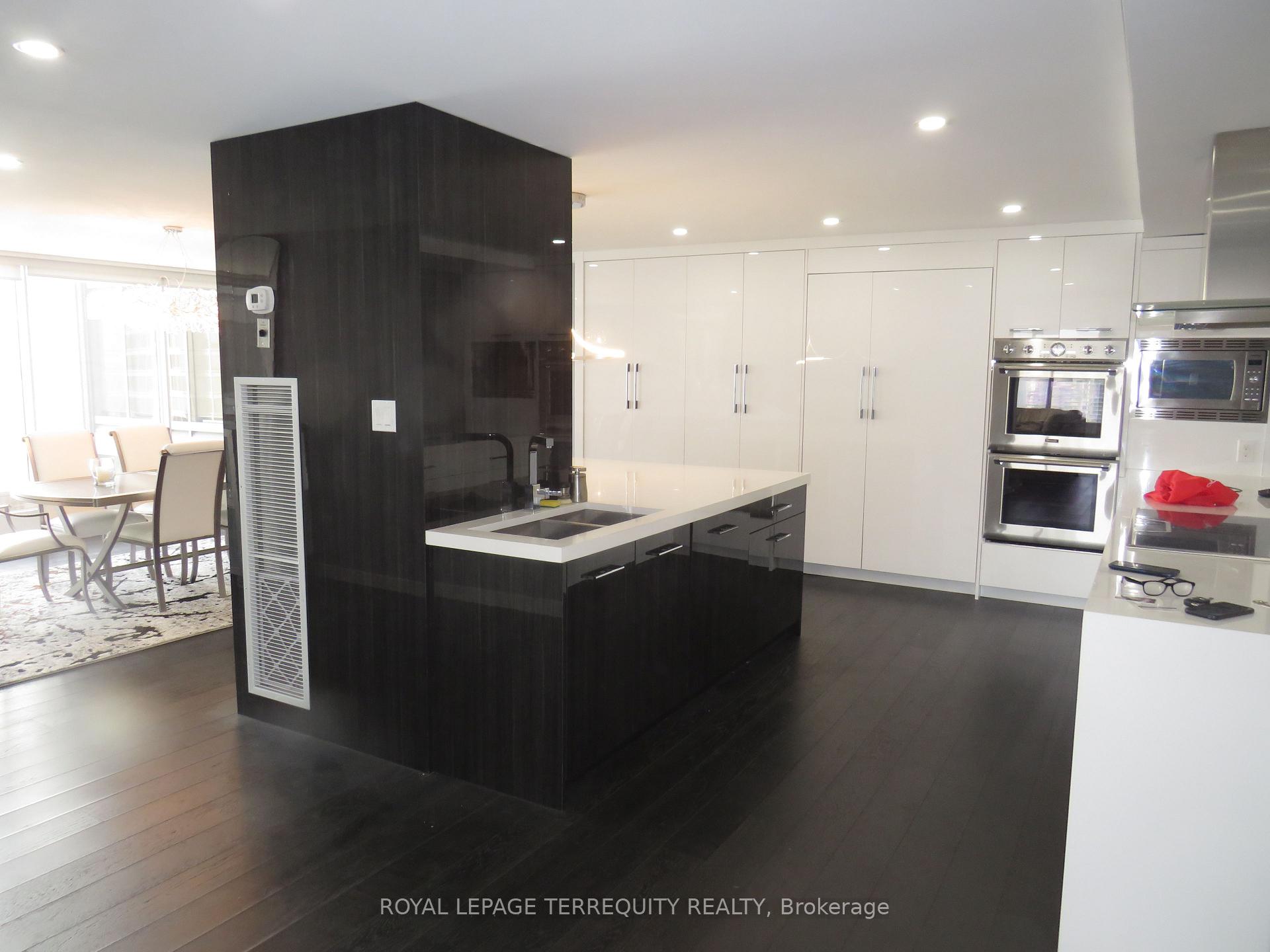 Photo 5 of Unit 3305, 2045 Lake Shore Boulevard W, Etobicoke, Mimico — HOMEH