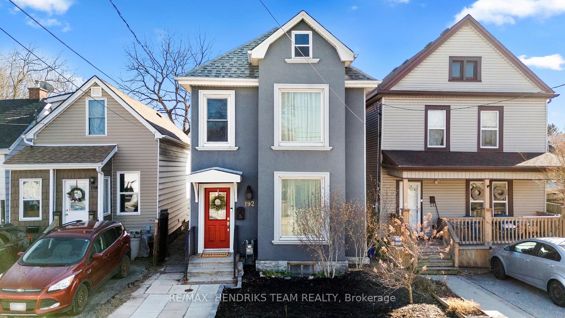 Front of 192 Wood Street E