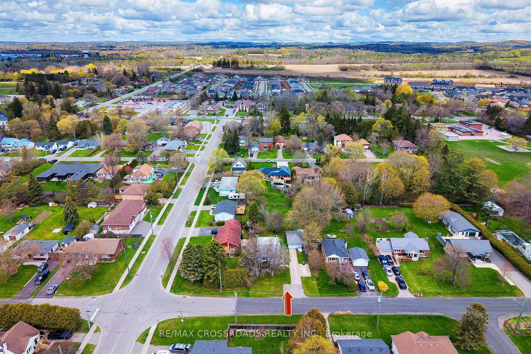 Photo 2 of 16 Hamilton Avenue, Cobourg — HOMEH