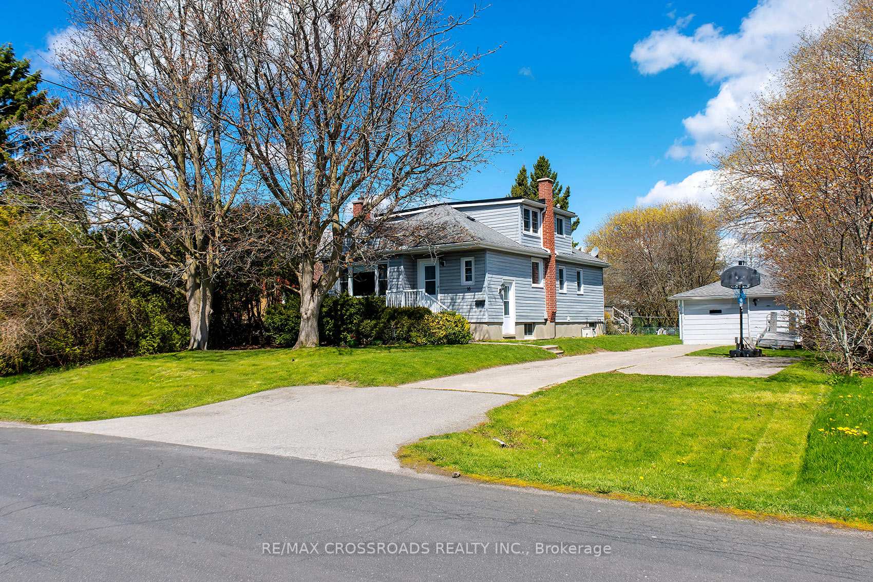 Photo 5 of 16 Hamilton Avenue, Cobourg — HOMEH