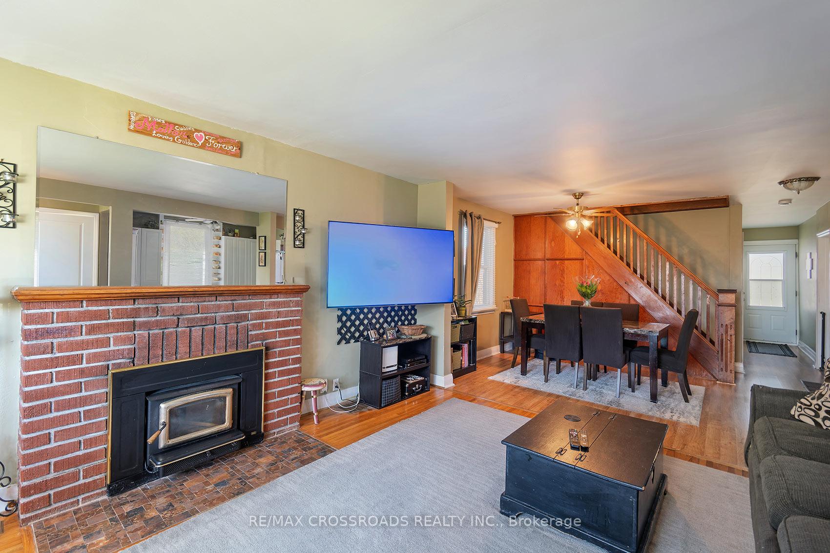 Photo 10 of 16 Hamilton Avenue, Cobourg — HOMEH