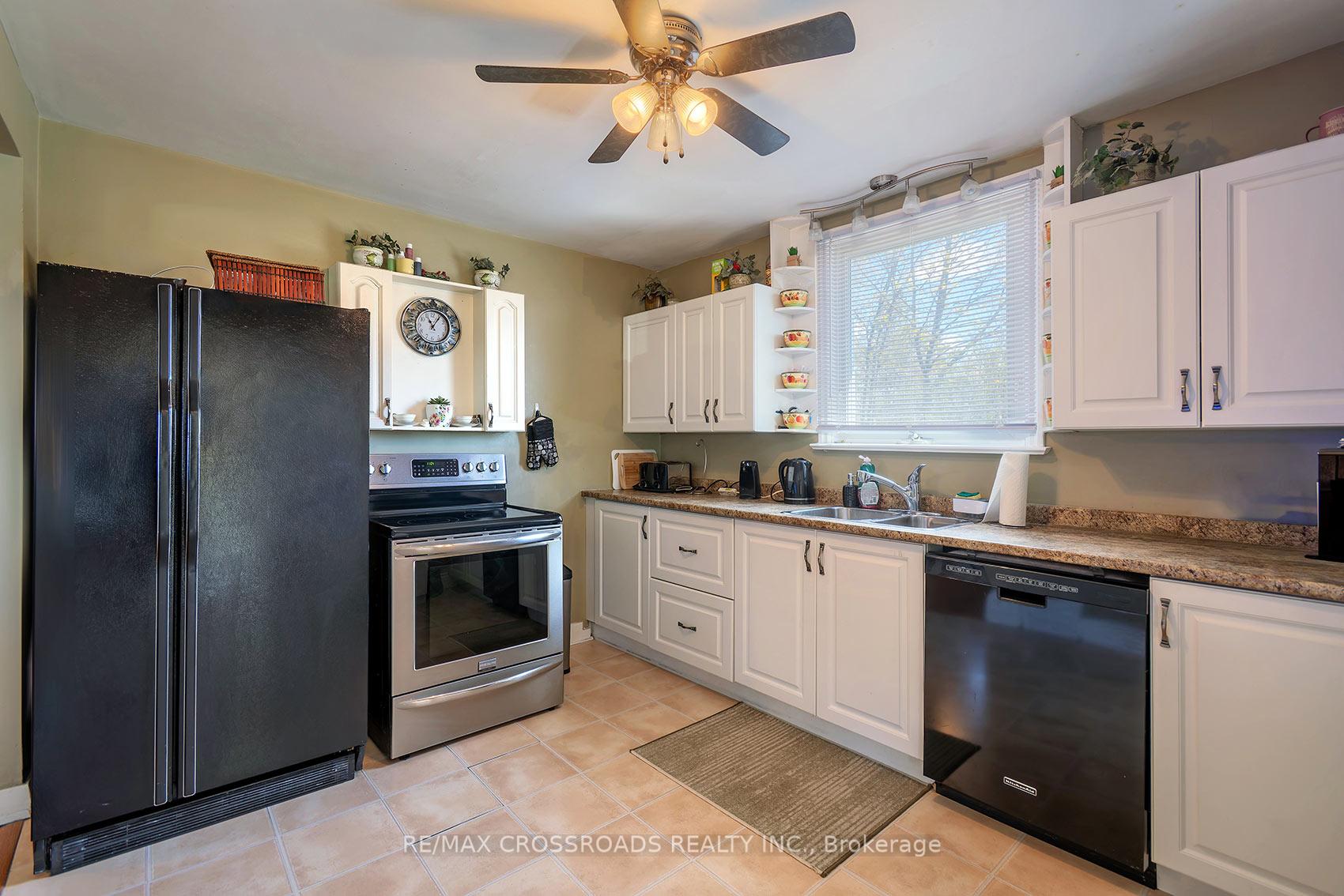 Photo 11 of 16 Hamilton Avenue, Cobourg — HOMEH