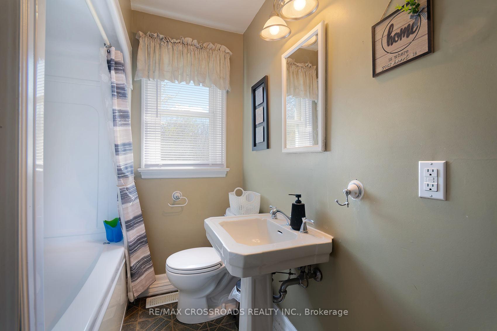 Photo 17 of 16 Hamilton Avenue, Cobourg — HOMEH