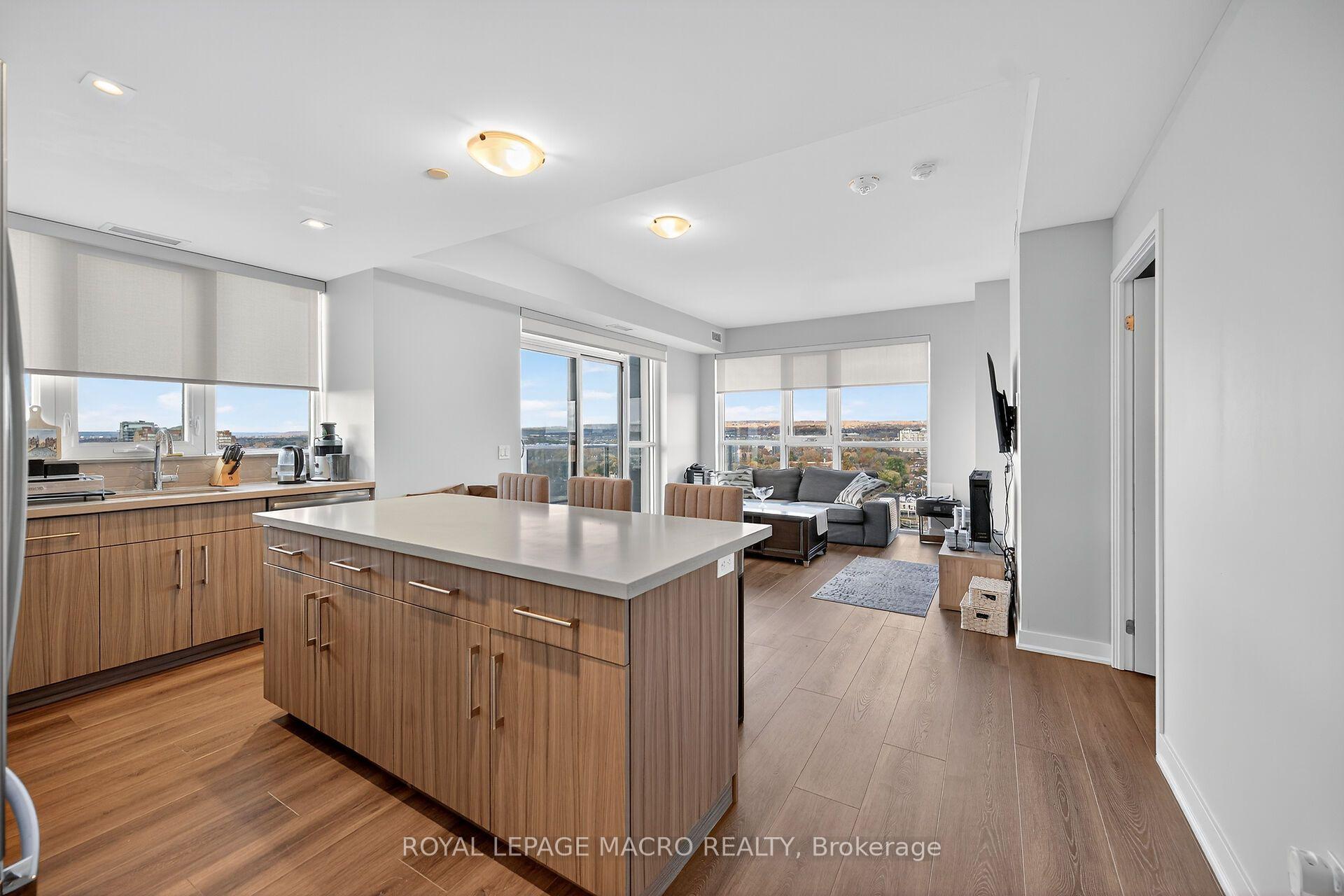 Photo 4 of Unit 1707, 2007 James Street, Burlington, Brant — HOMEH