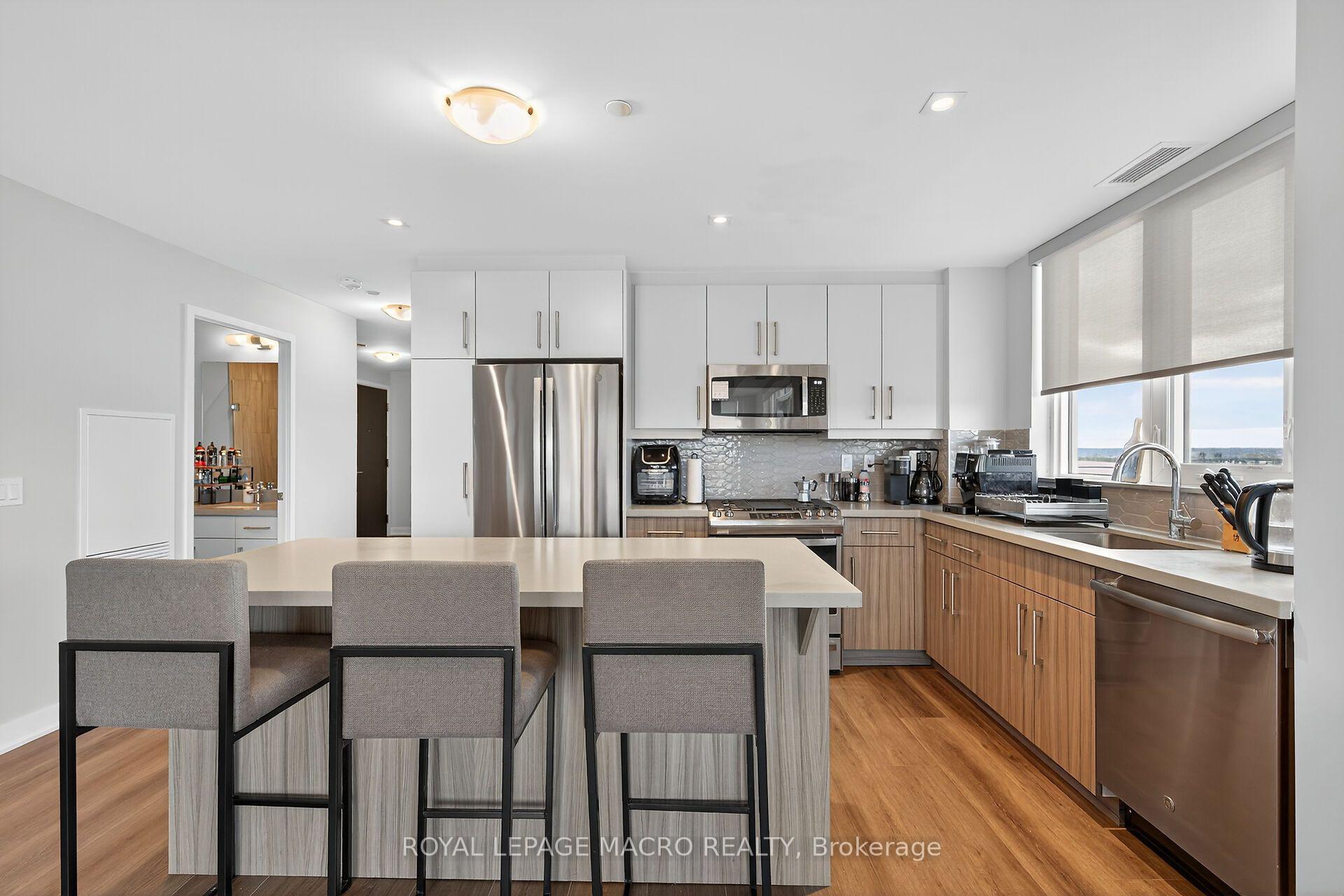 Photo 7 of Unit 1707, 2007 James Street, Burlington, Brant — HOMEH
