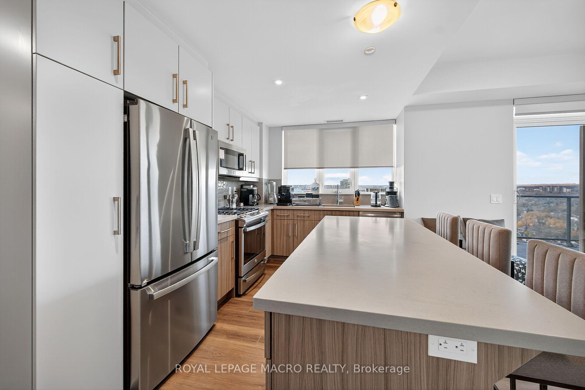 Photo 9 of Unit 1707, 2007 James Street, Burlington, Brant — HOMEH