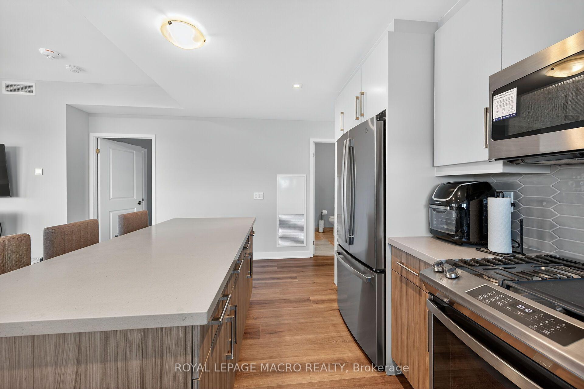 Photo 12 of Unit 1707, 2007 James Street, Burlington, Brant — HOMEH