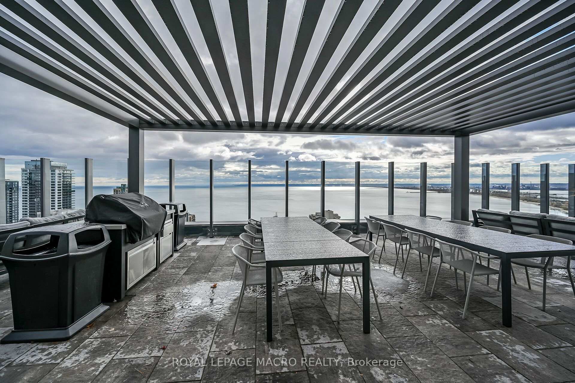 Photo 32 of Unit 1707, 2007 James Street, Burlington, Brant — HOMEH