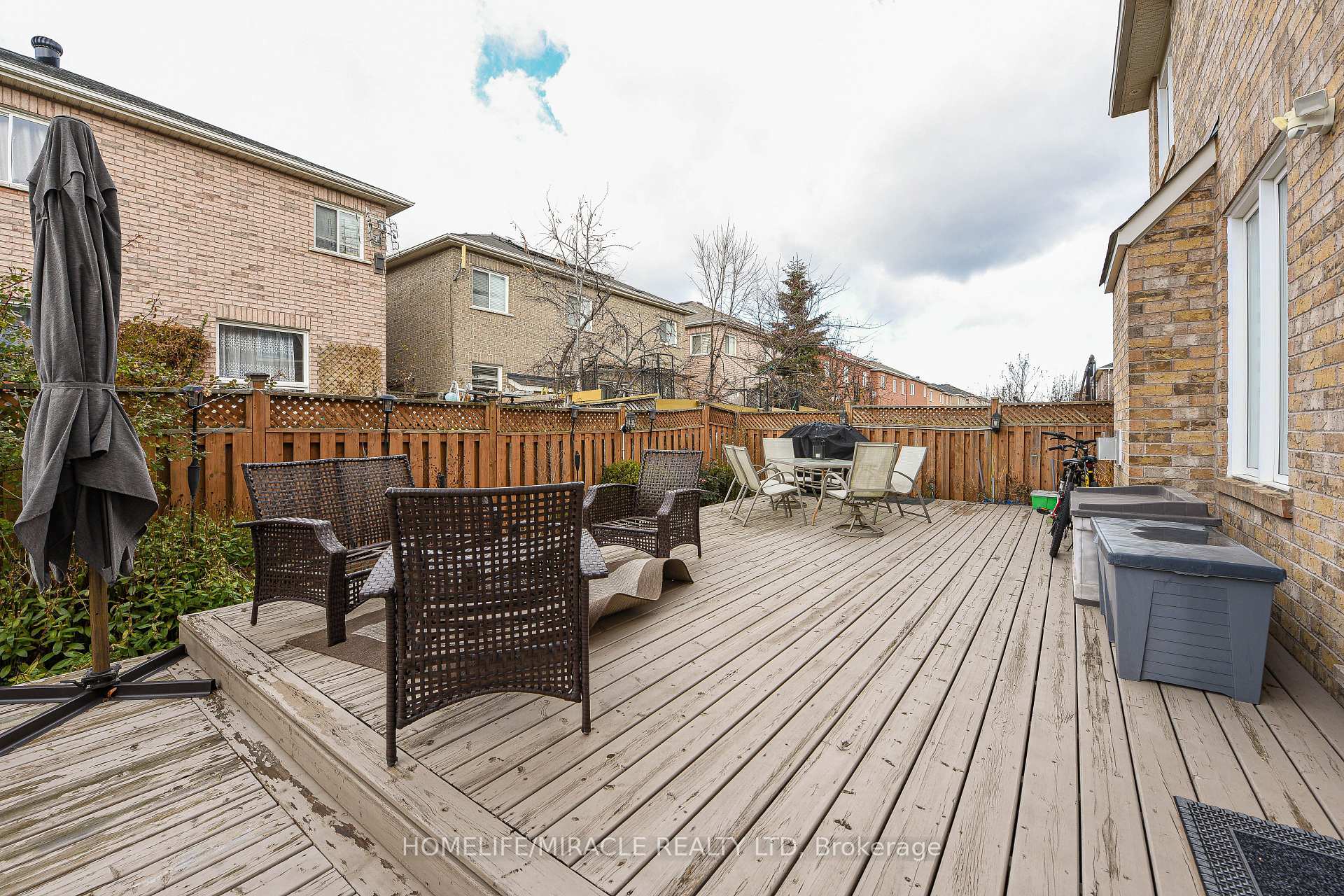 Photo 4 of 6 Mendoza Drive, Brampton, Fletcher's Meadow — HOMEH