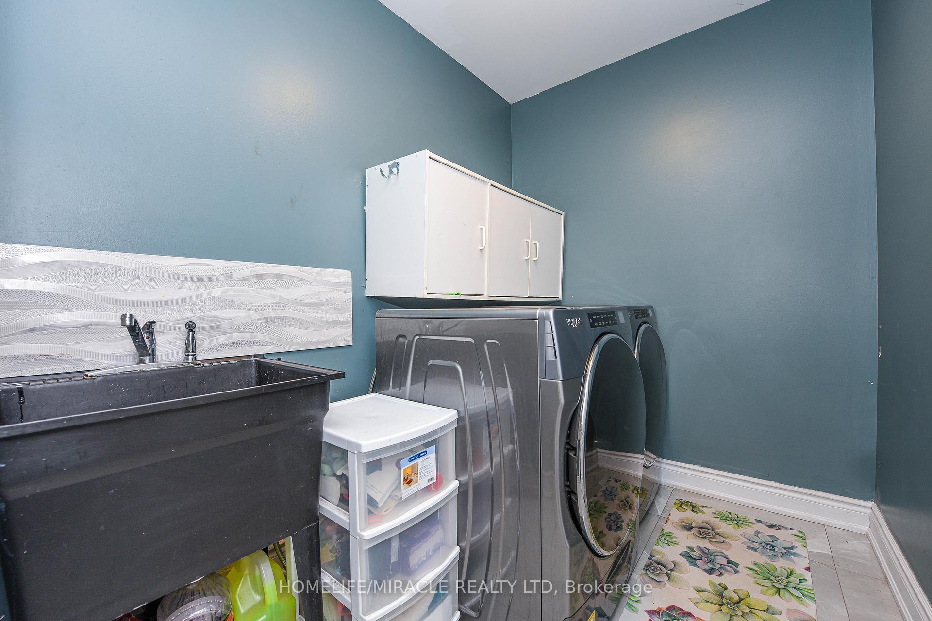 Photo 12 of 6 Mendoza Drive, Brampton, Fletcher's Meadow — HOMEH