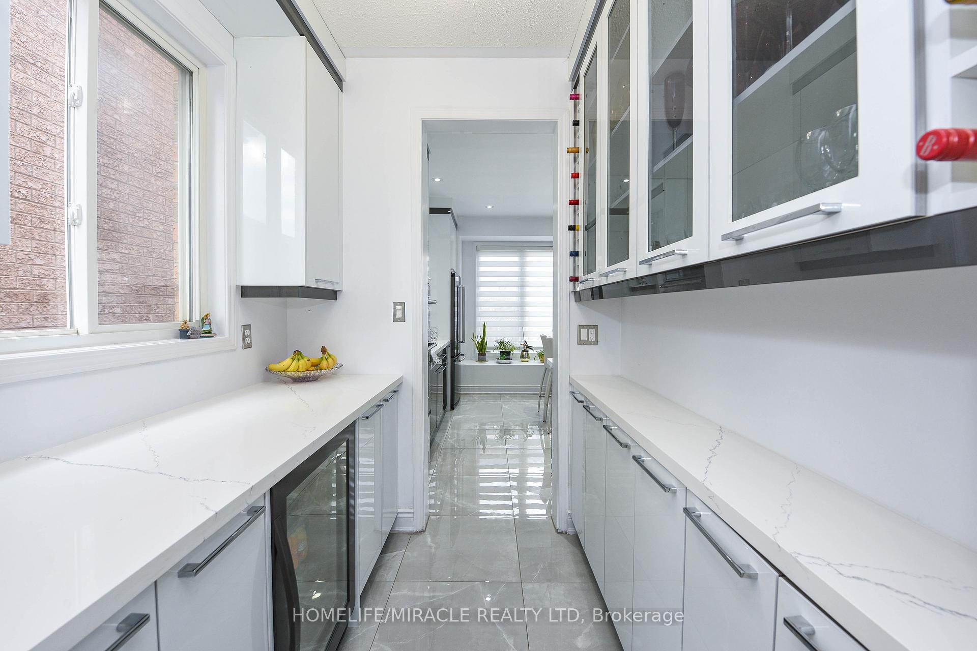 Photo 14 of 6 Mendoza Drive, Brampton, Fletcher's Meadow — HOMEH
