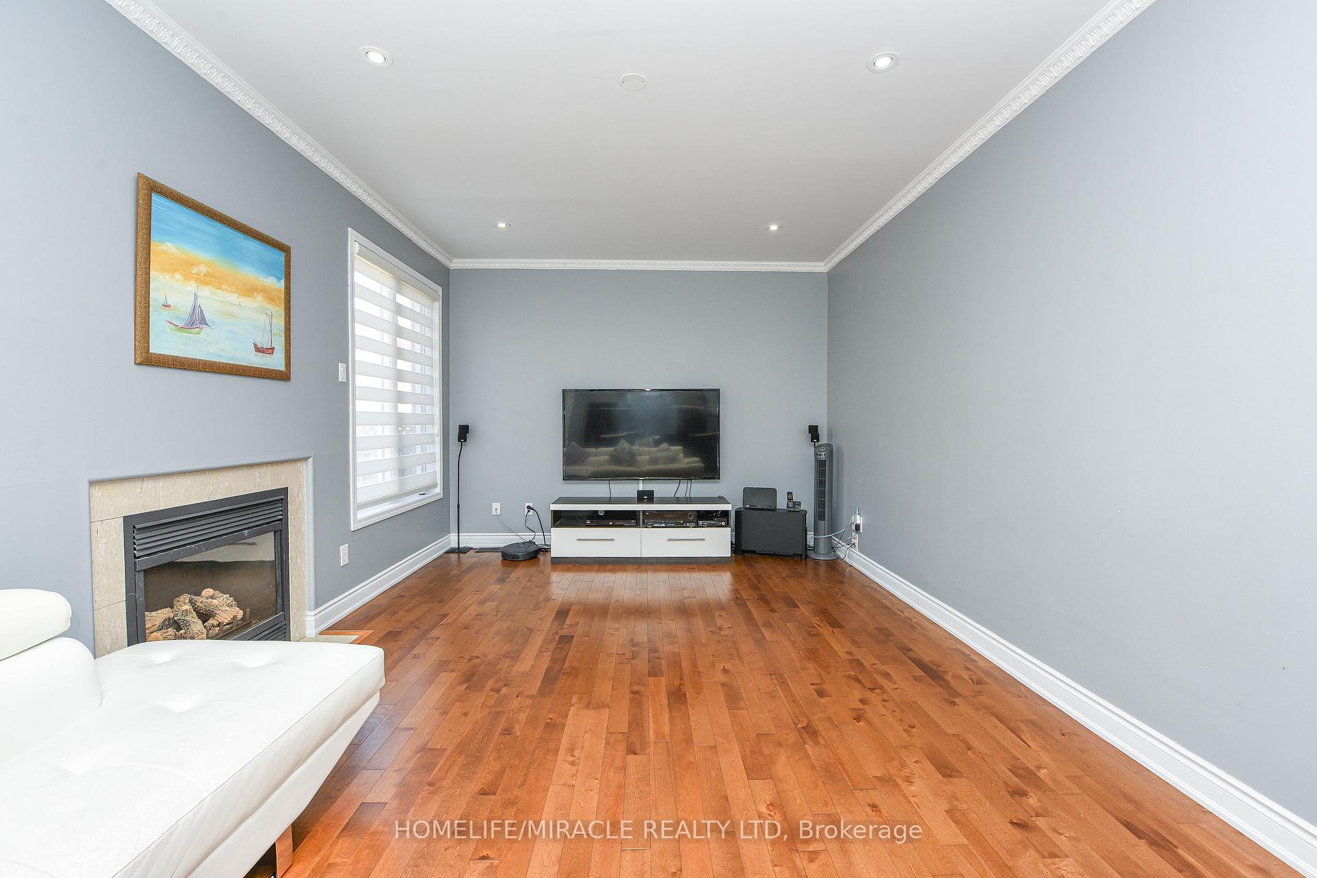 Photo 16 of 6 Mendoza Drive, Brampton, Fletcher's Meadow — HOMEH
