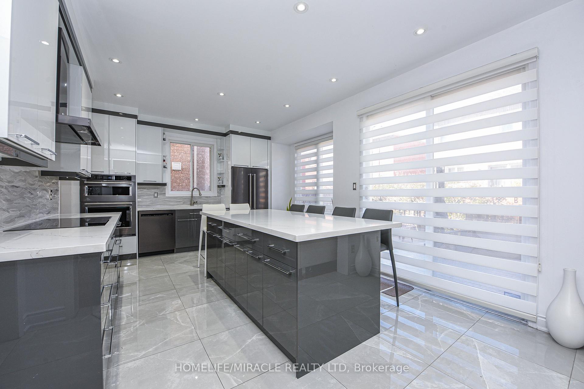 Photo 19 of 6 Mendoza Drive, Brampton, Fletcher's Meadow — HOMEH