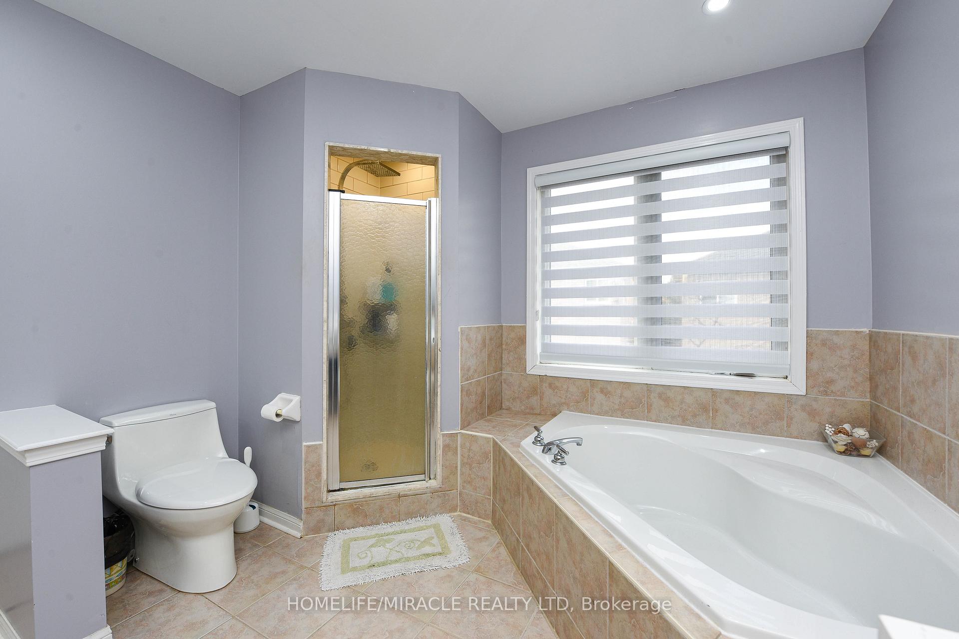 Photo 26 of 6 Mendoza Drive, Brampton, Fletcher's Meadow — HOMEH