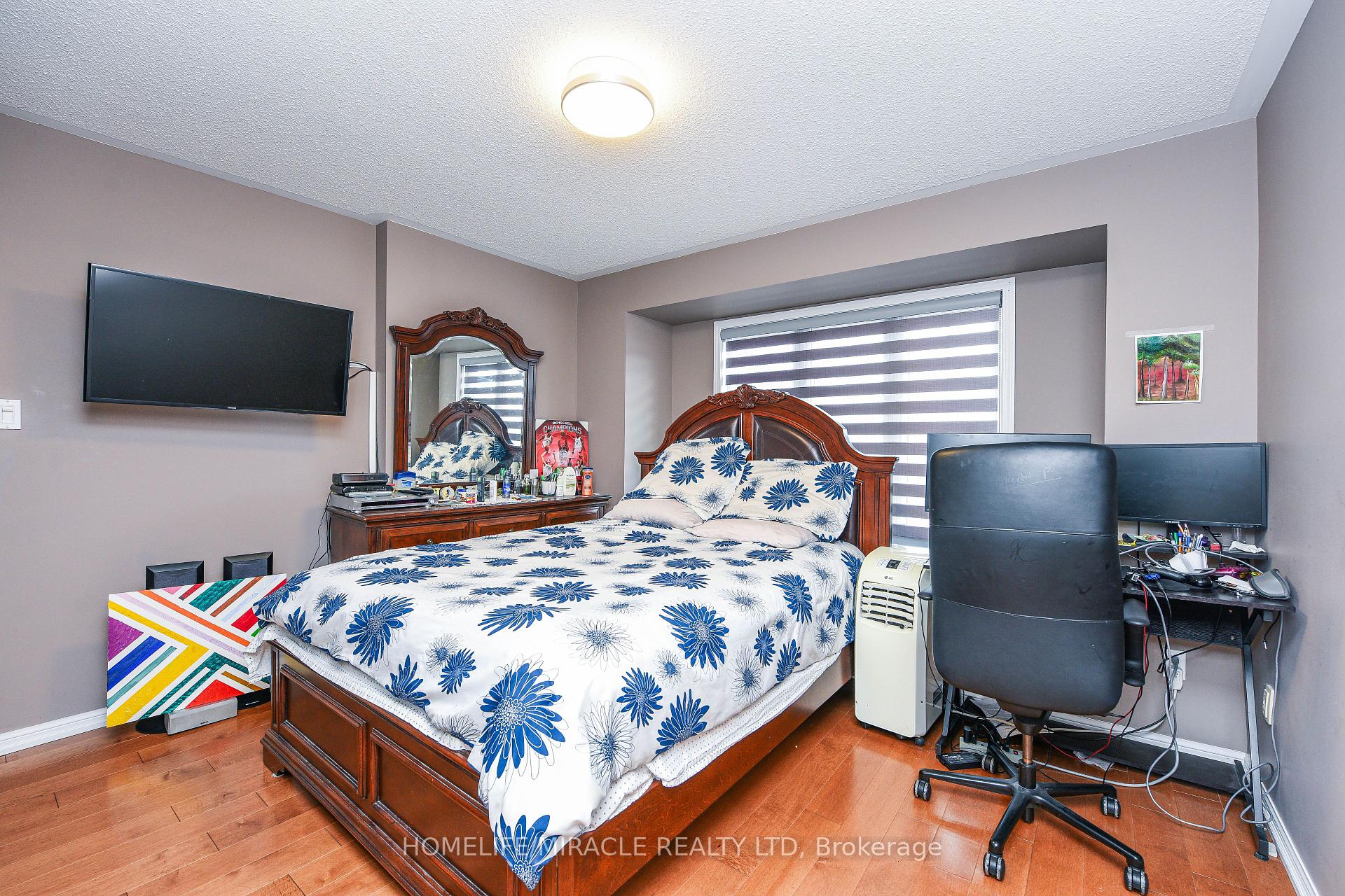Photo 33 of 6 Mendoza Drive, Brampton, Fletcher's Meadow — HOMEH