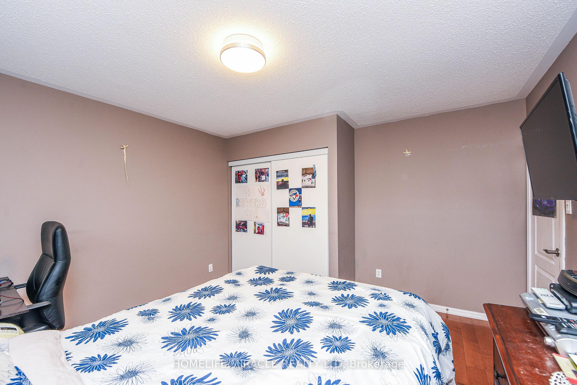 Photo 34 of 6 Mendoza Drive, Brampton, Fletcher's Meadow — HOMEH