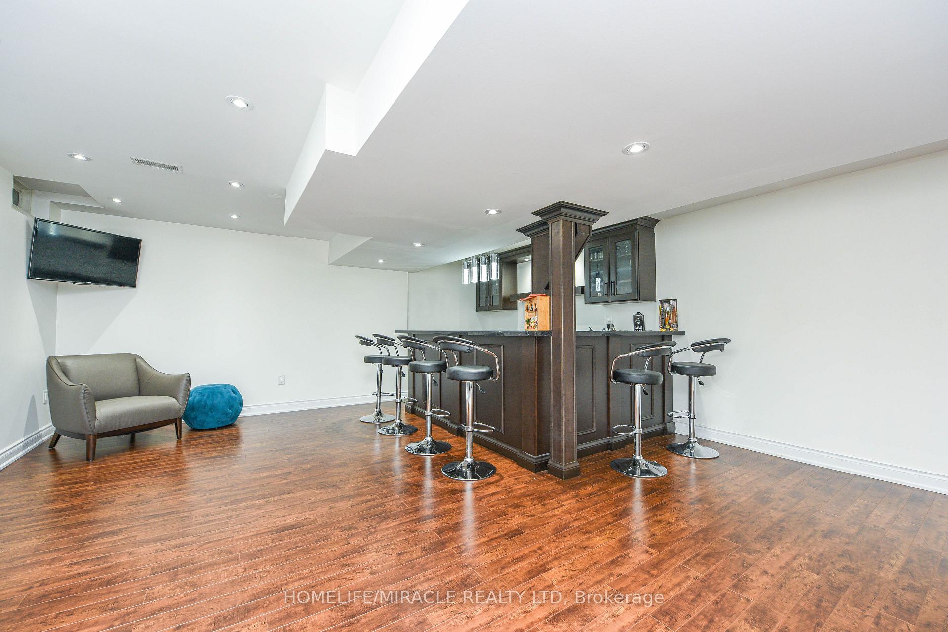Photo 36 of 6 Mendoza Drive, Brampton, Fletcher's Meadow — HOMEH