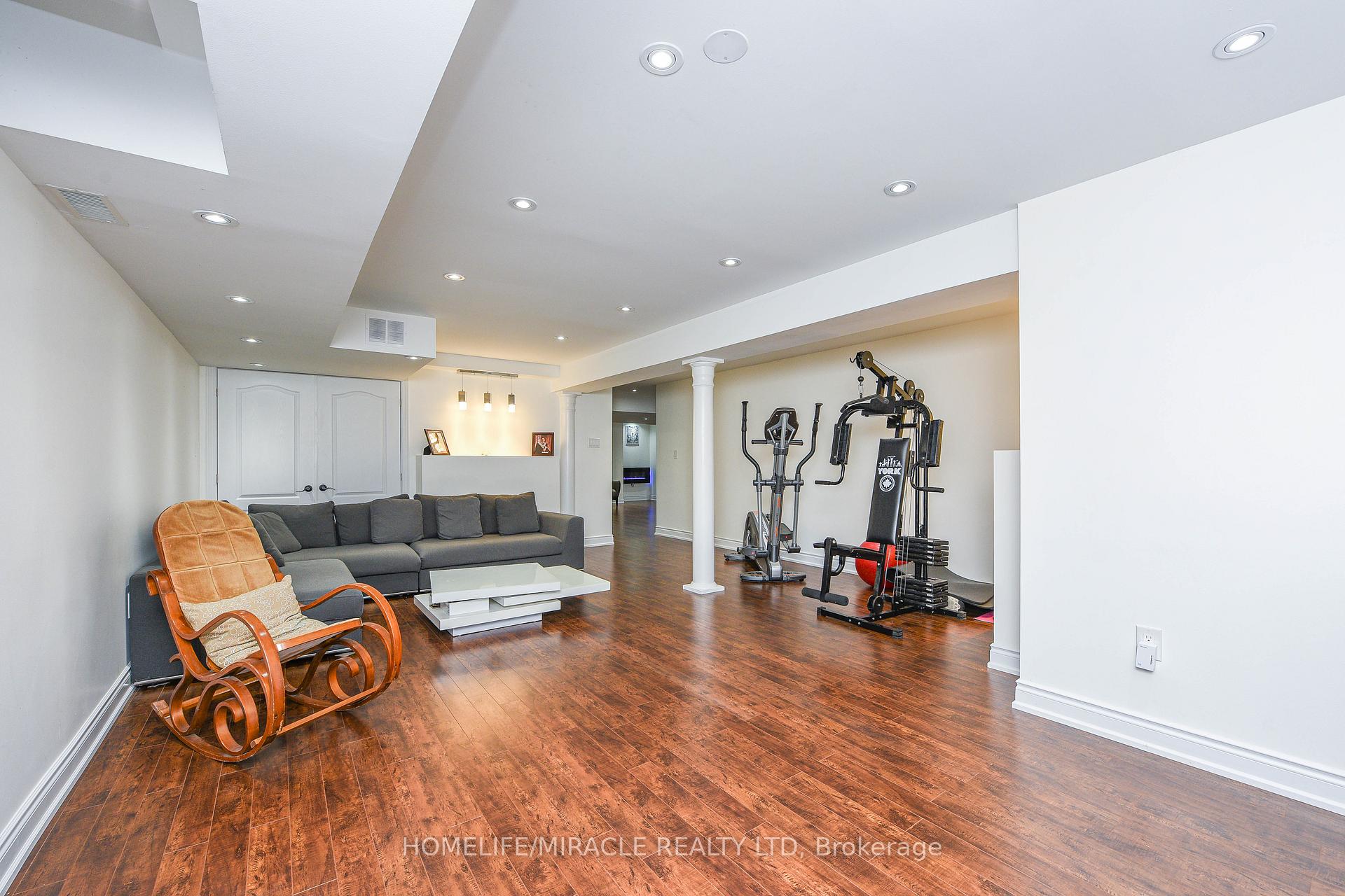 Photo 40 of 6 Mendoza Drive, Brampton, Fletcher's Meadow — HOMEH
