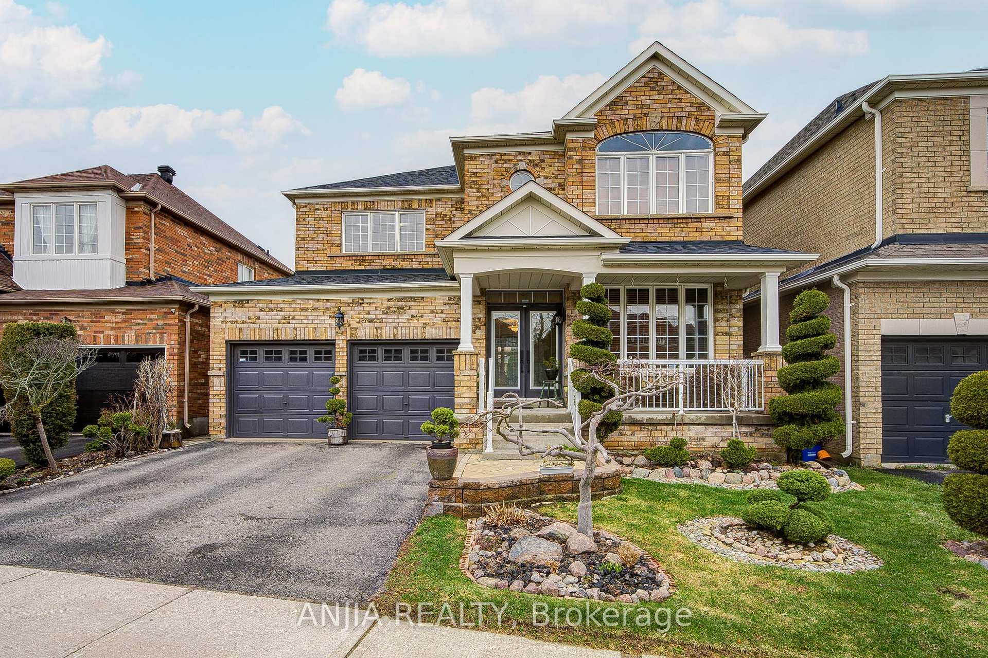 Photo 1 of 6 Linsmary Court, Markham, Greensborough — HOMEH