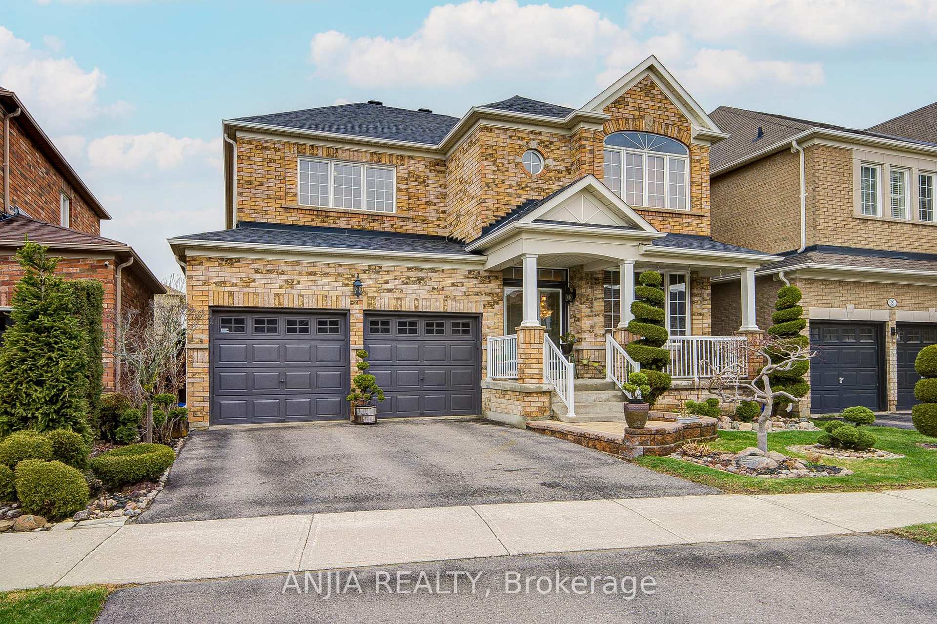 Photo 2 of 6 Linsmary Court, Markham, Greensborough — HOMEH
