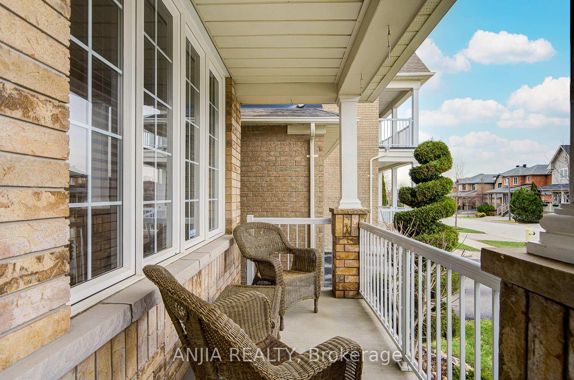 Photo 7 of 6 Linsmary Court, Markham, Greensborough — HOMEH